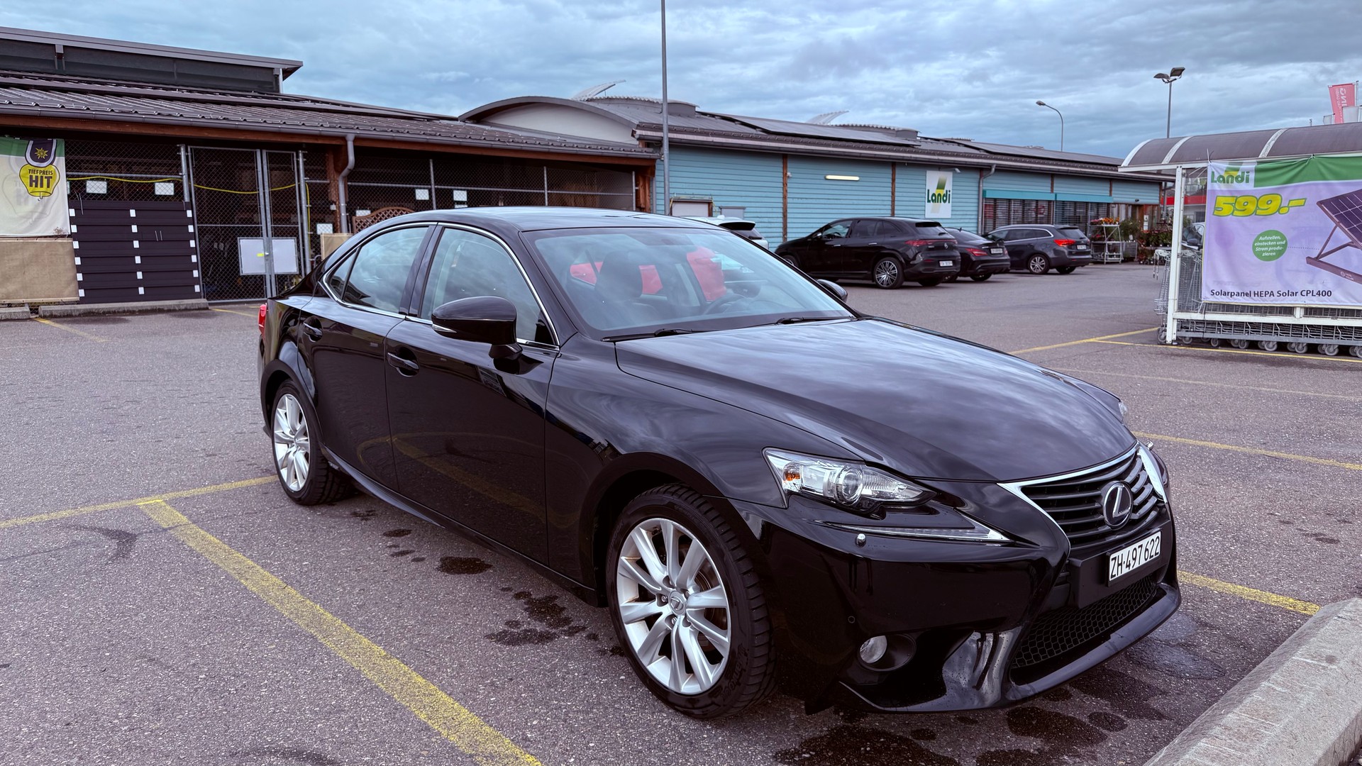 LEXUS IS 300h Automatic-image-0