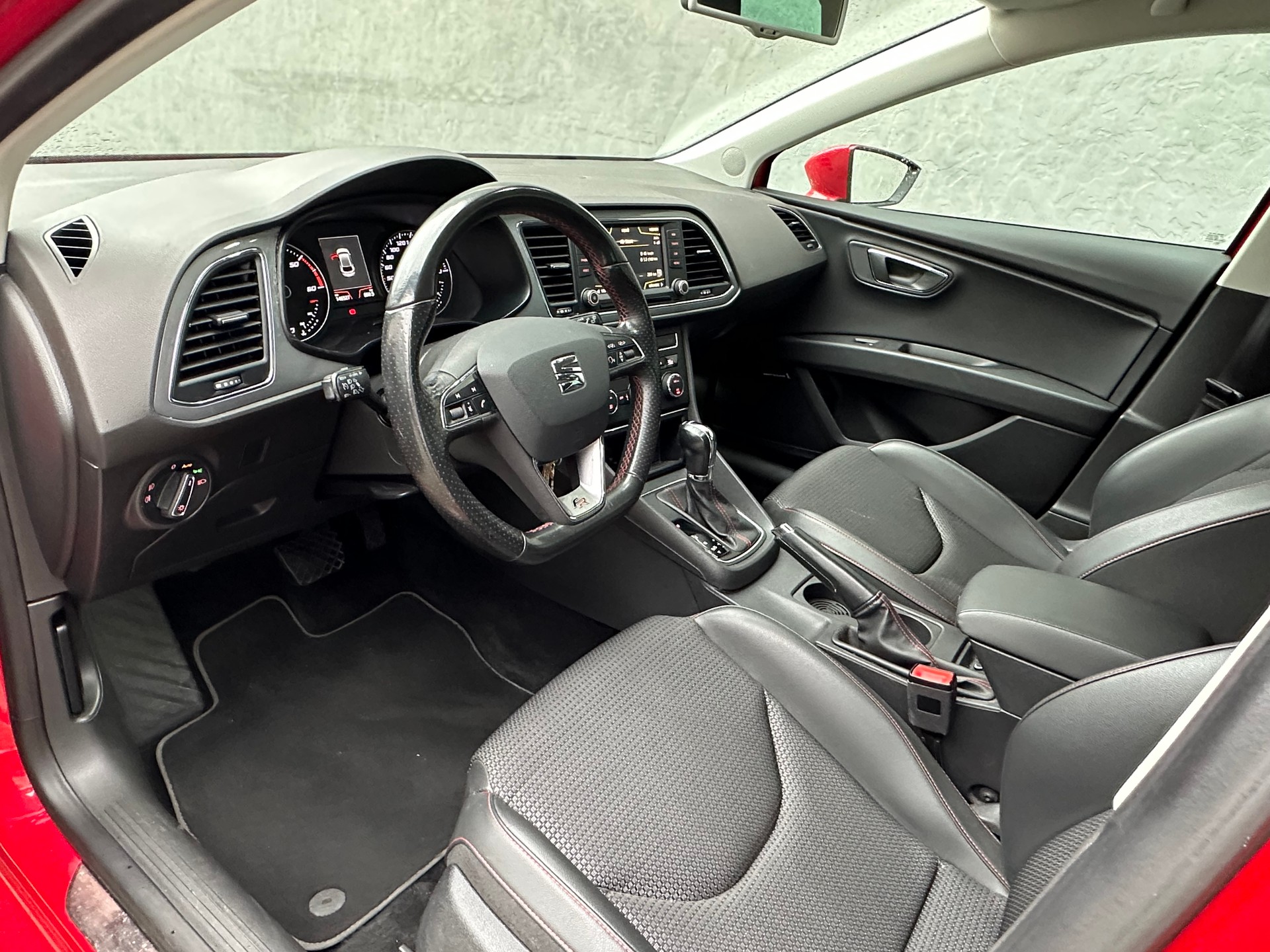 SEAT Leon 2.0 TDI FR Line DSG-image-11