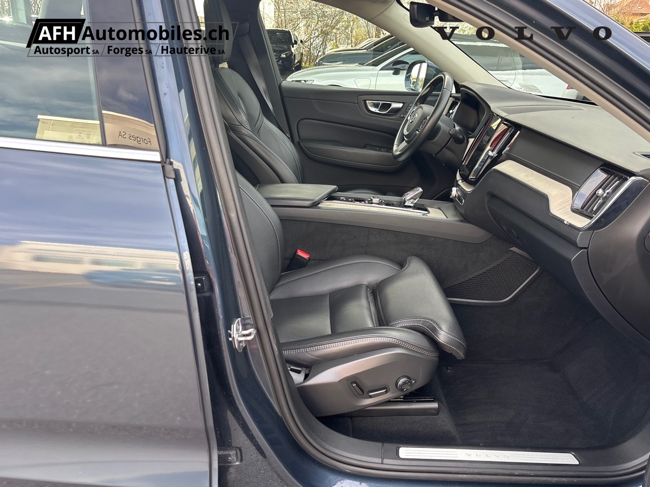 VOLVO XC60 2.0 T8 TE Inscription eAWD-image-8
