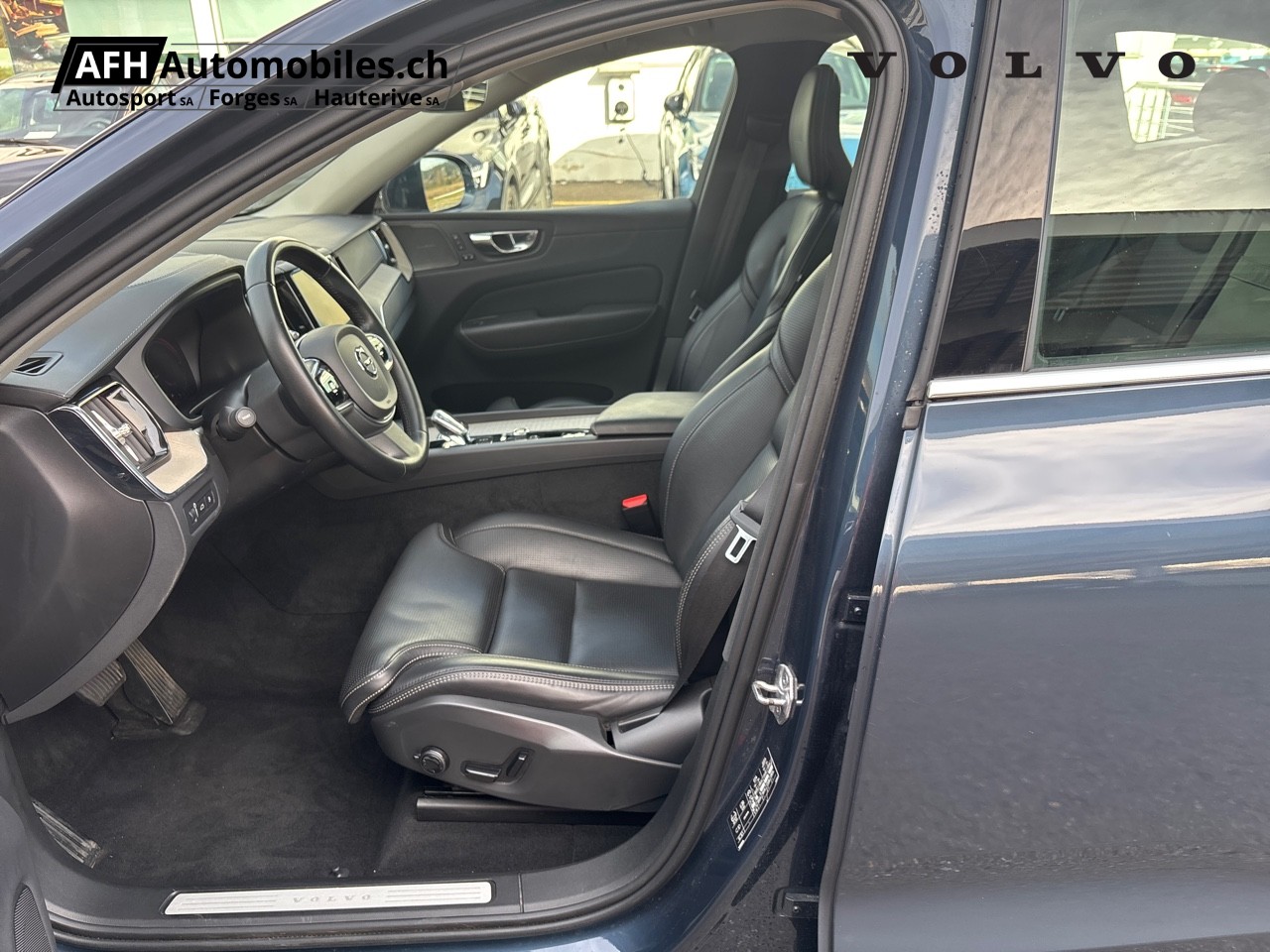 VOLVO XC60 2.0 T8 TE Inscription eAWD-image-9