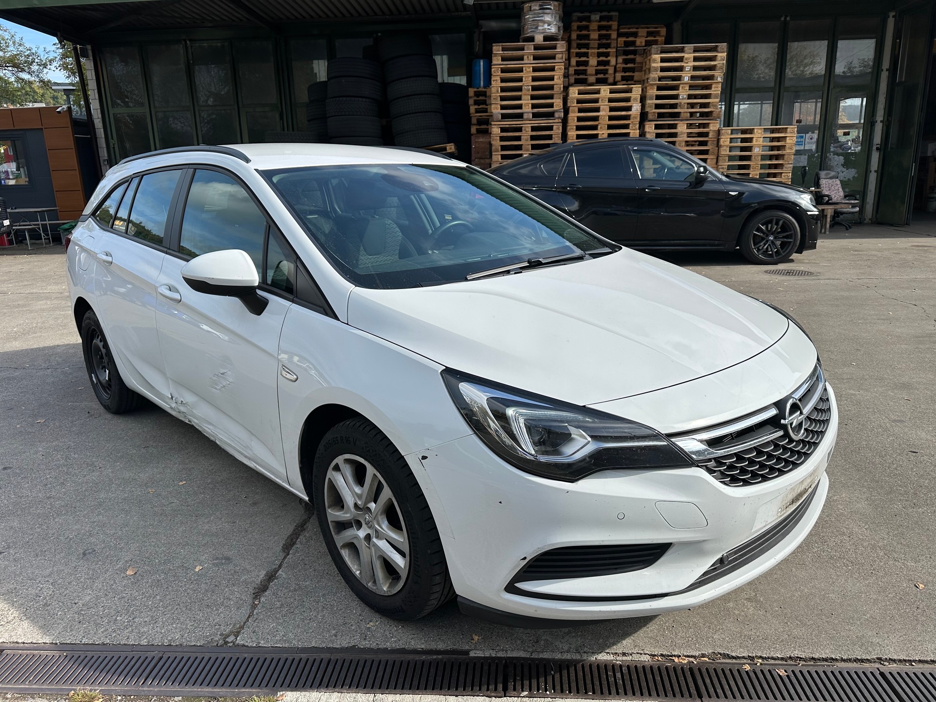 OPEL Astra Sports Tourer 1.4i Turbo Enjoy Automatic-image-9