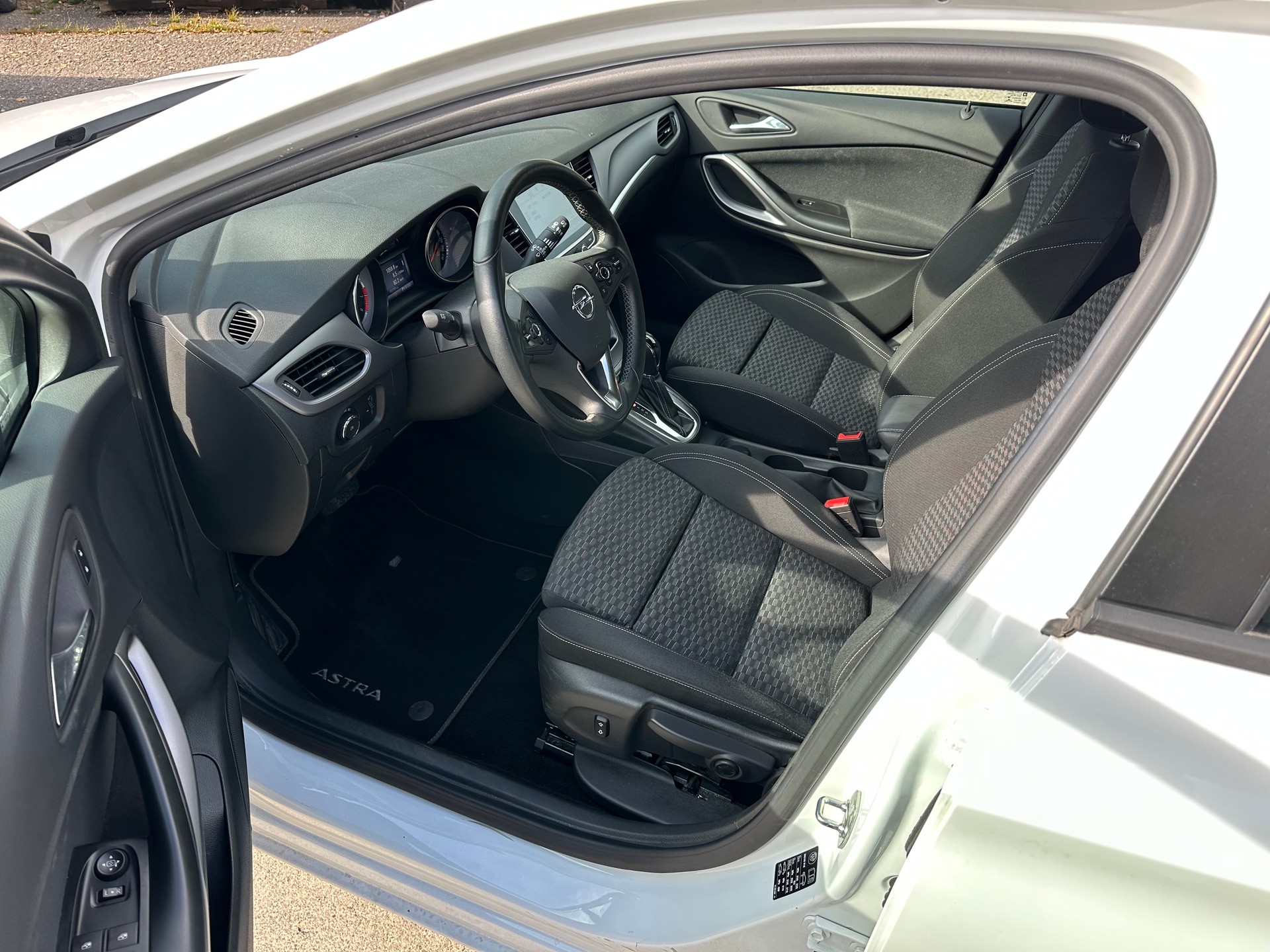 OPEL Astra Sports Tourer 1.4i Turbo Enjoy Automatic-image-8