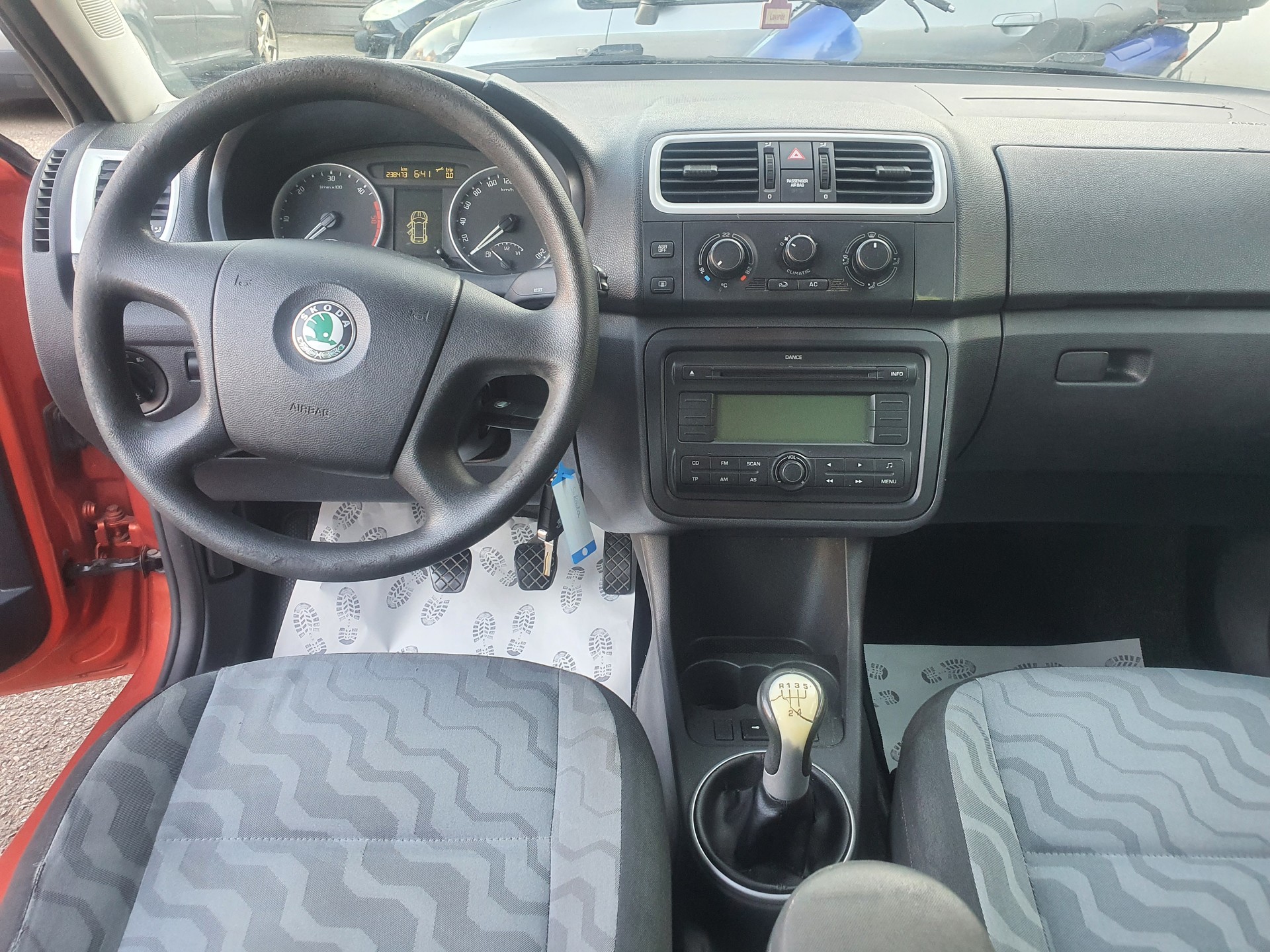 SKODA Fabia 1.4 TDI Elegance-image-12