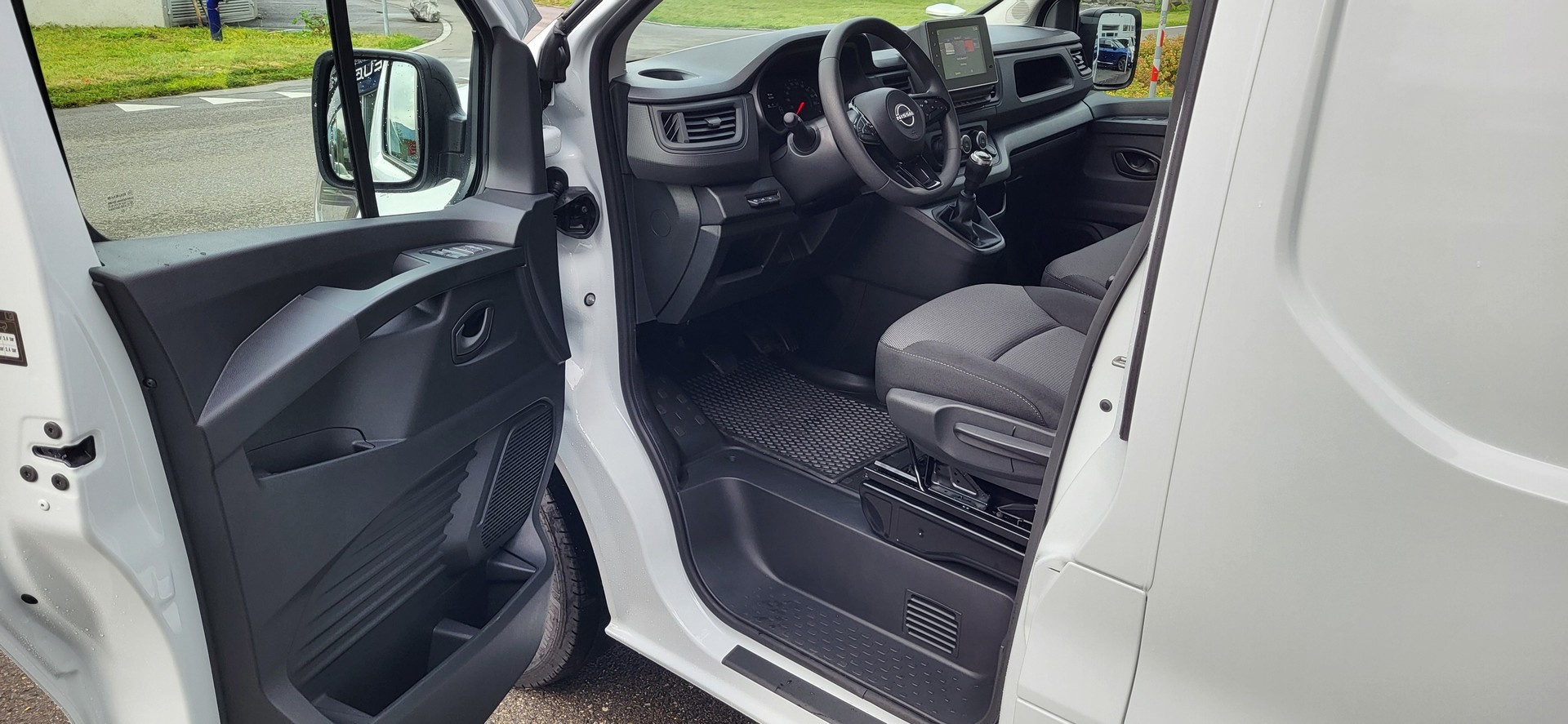 NISSAN Primastar 130 3.0 L1H1 Acenta-image-4