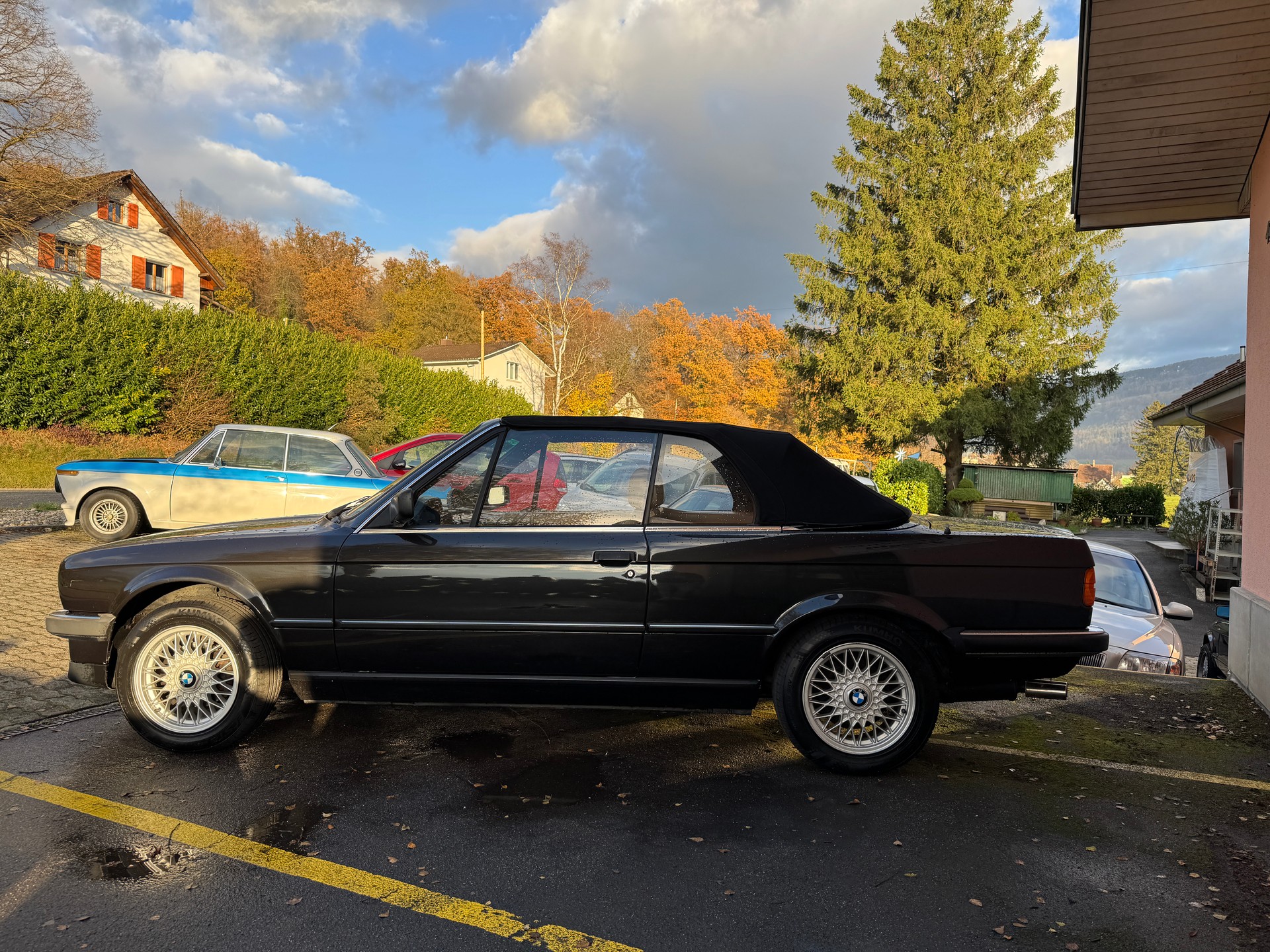 BMW 320i Cabrio-image-2