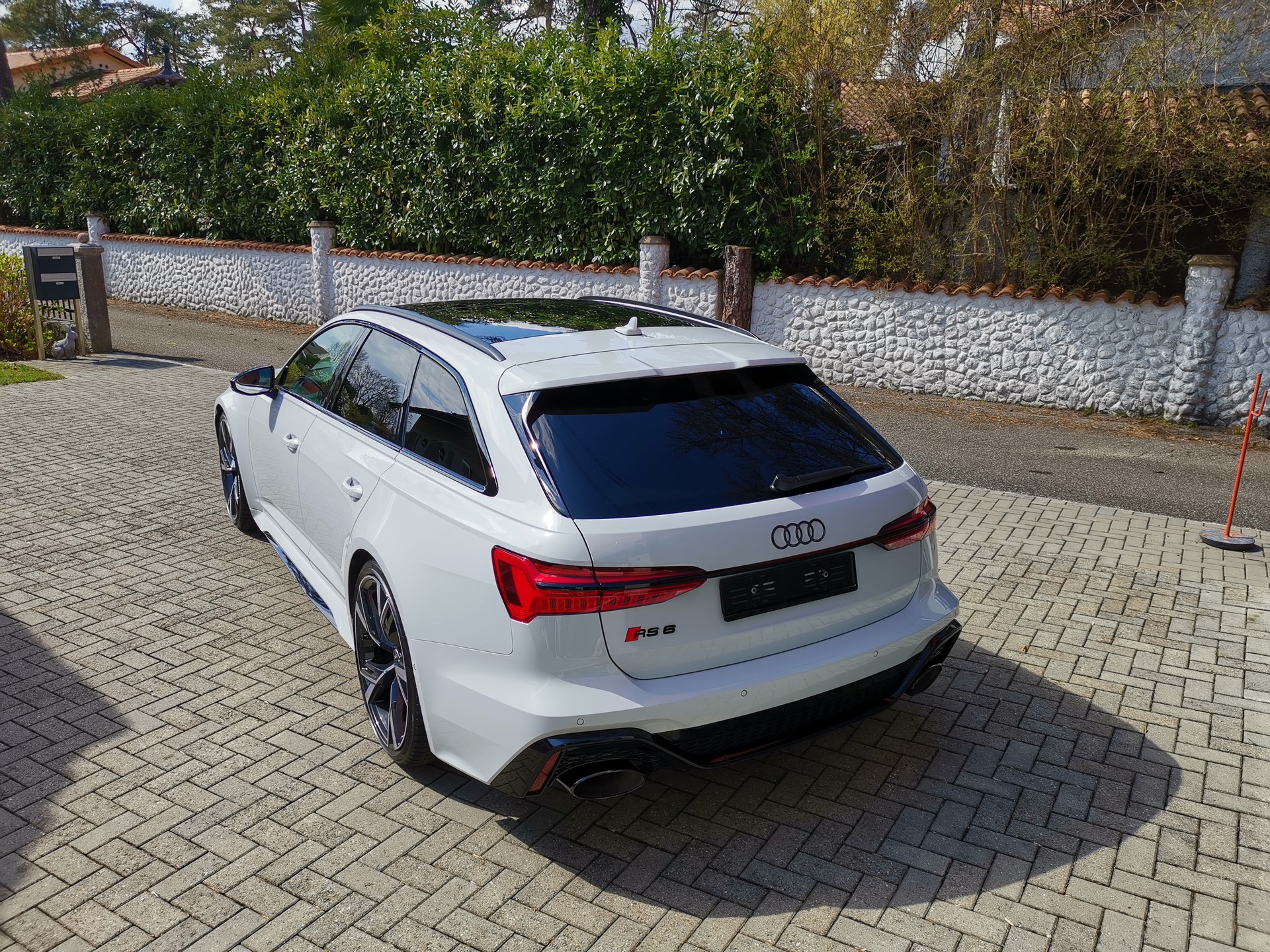 AUDI RS6 Avant 4.0 TFSI V8 quattro-image-1