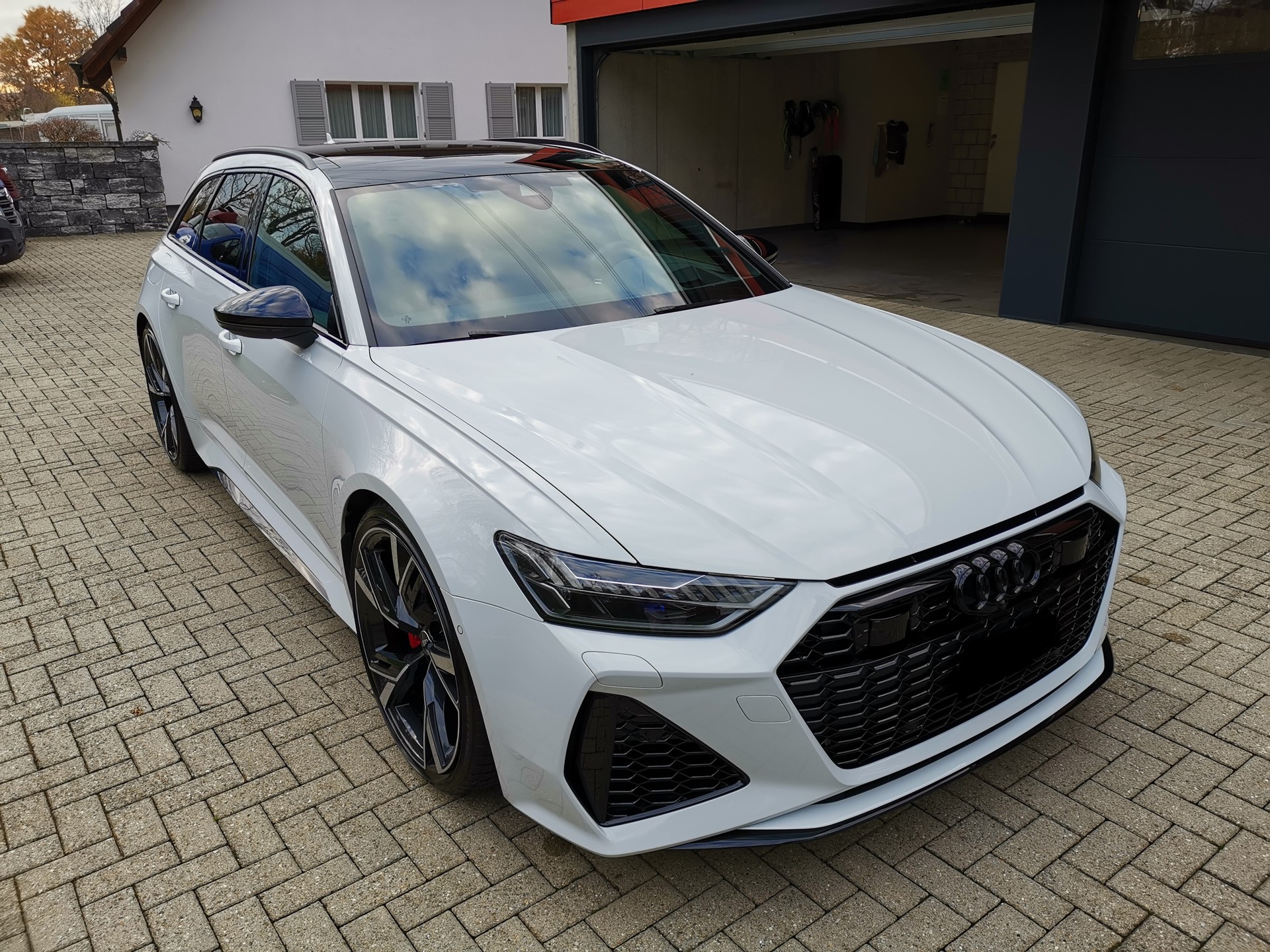 AUDI RS6 Avant 4.0 TFSI V8 quattro-image-9