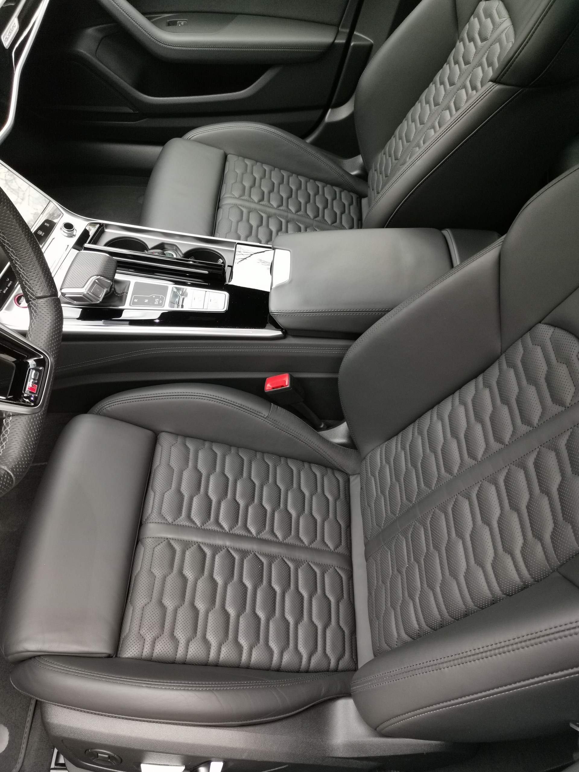 AUDI RS6 Avant 4.0 TFSI V8 quattro-image-17