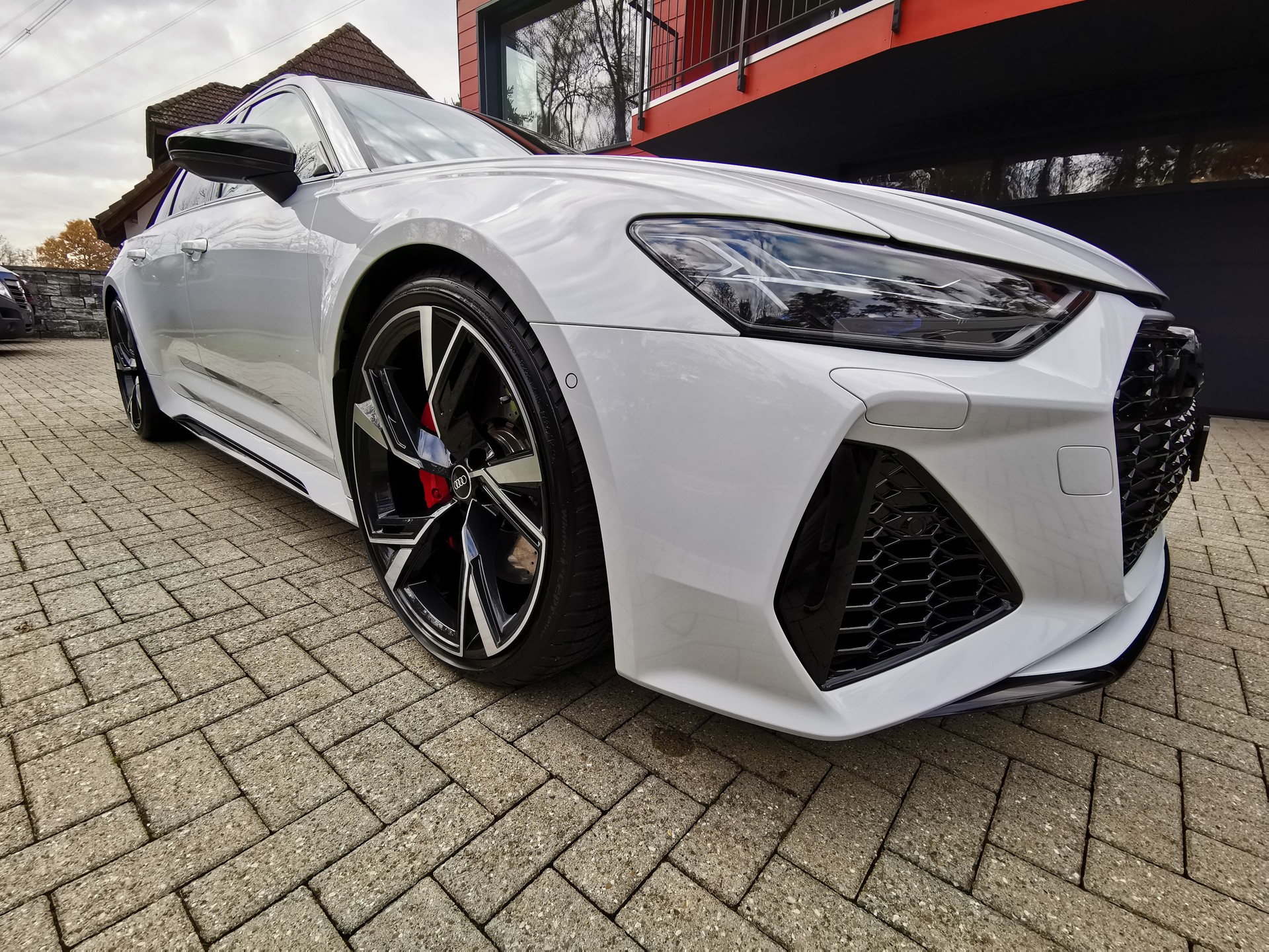 AUDI RS6 Avant 4.0 TFSI V8 quattro-image-11