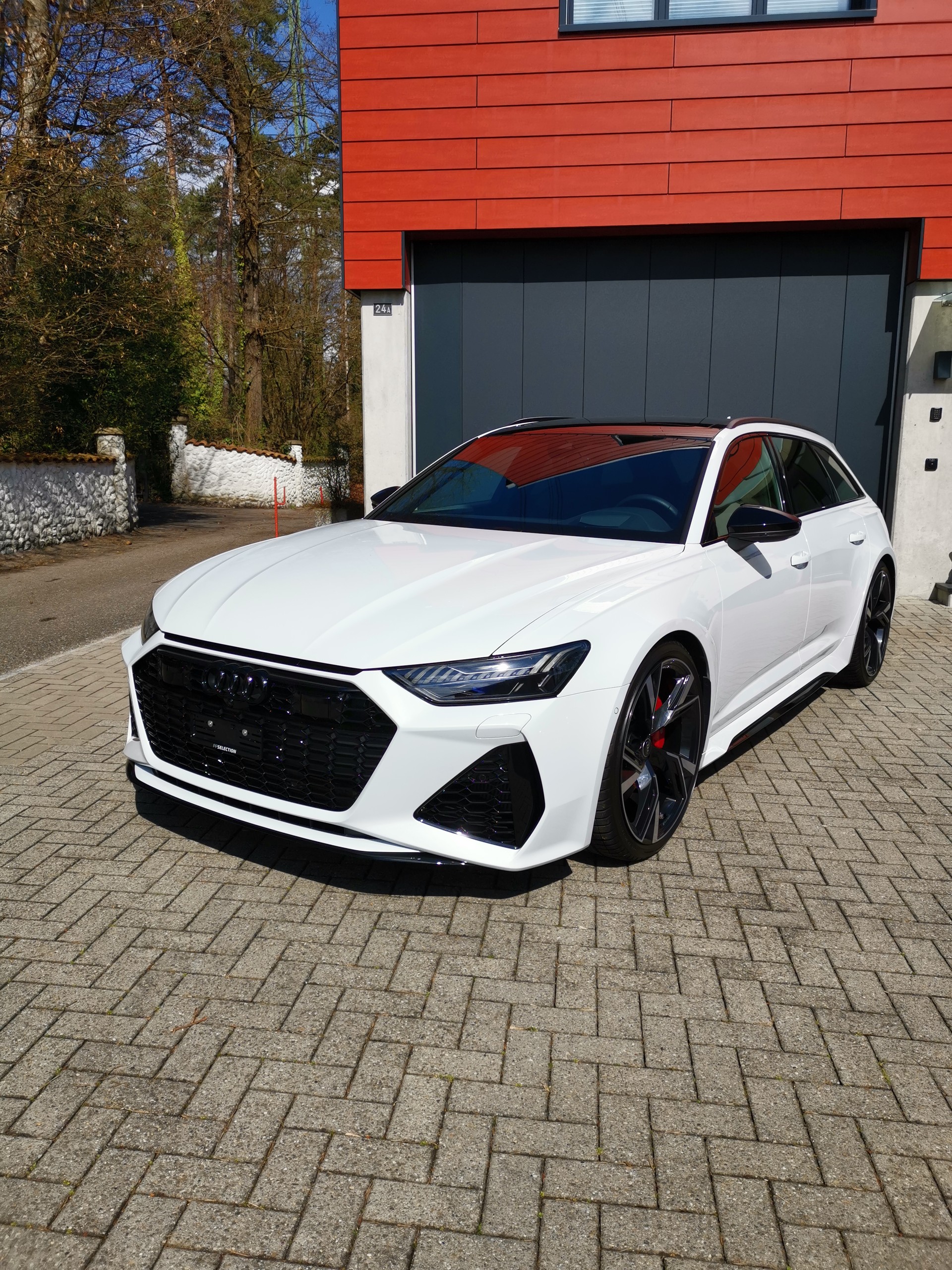 AUDI RS6 Avant 4.0 TFSI V8 quattro-image-4