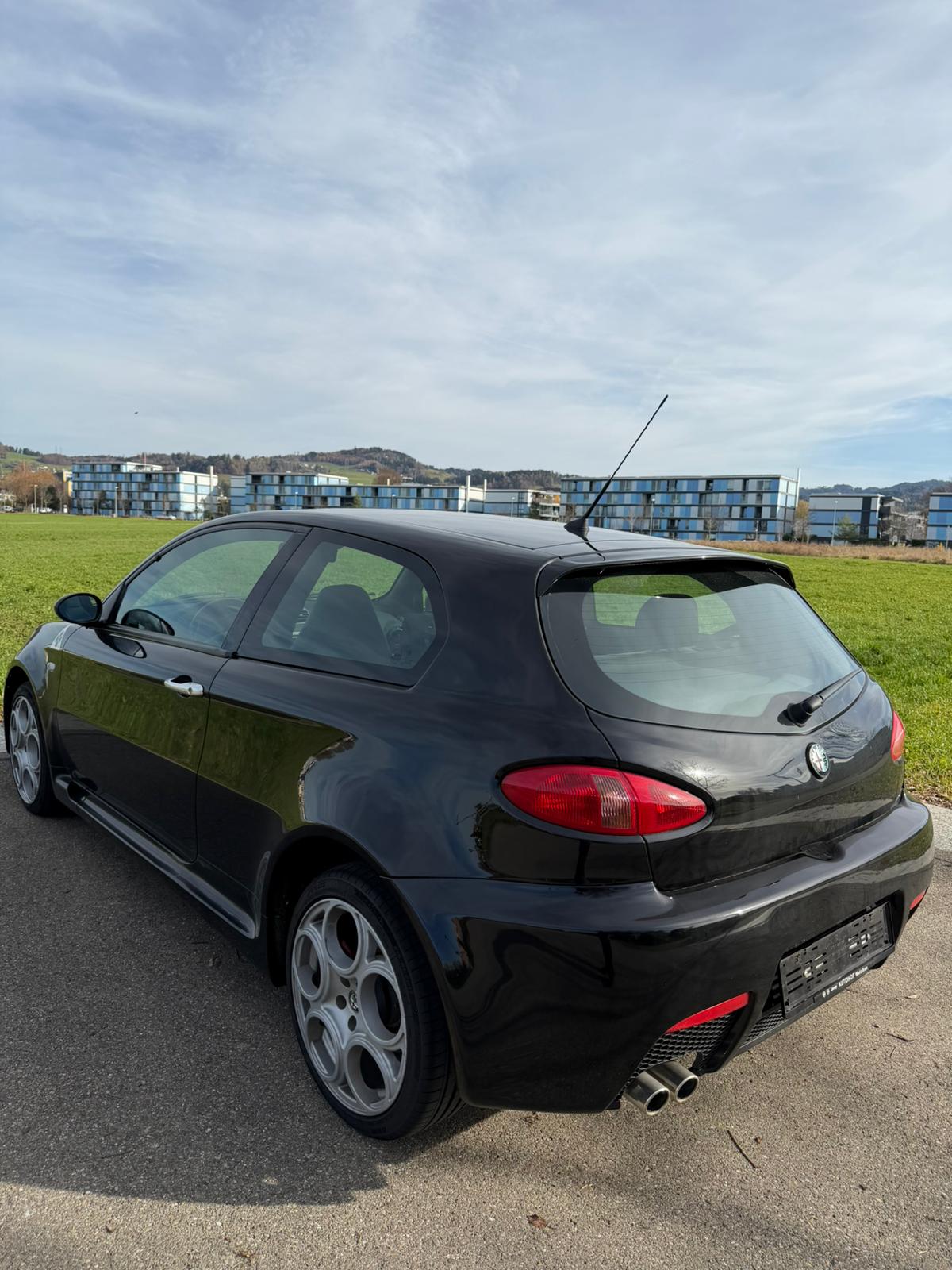 ALFA ROMEO 147 3.2 GTA-image-3