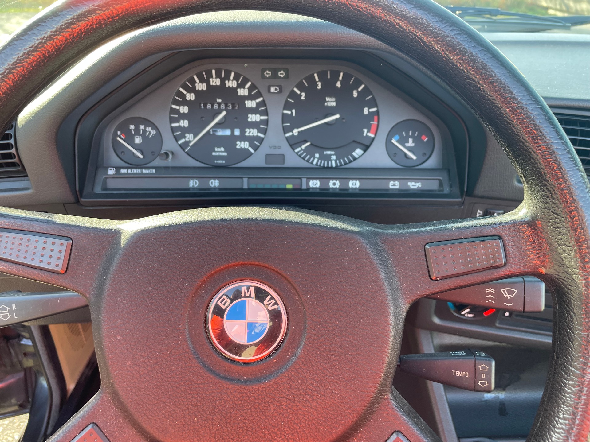 BMW 325i A Cabrio-image-13