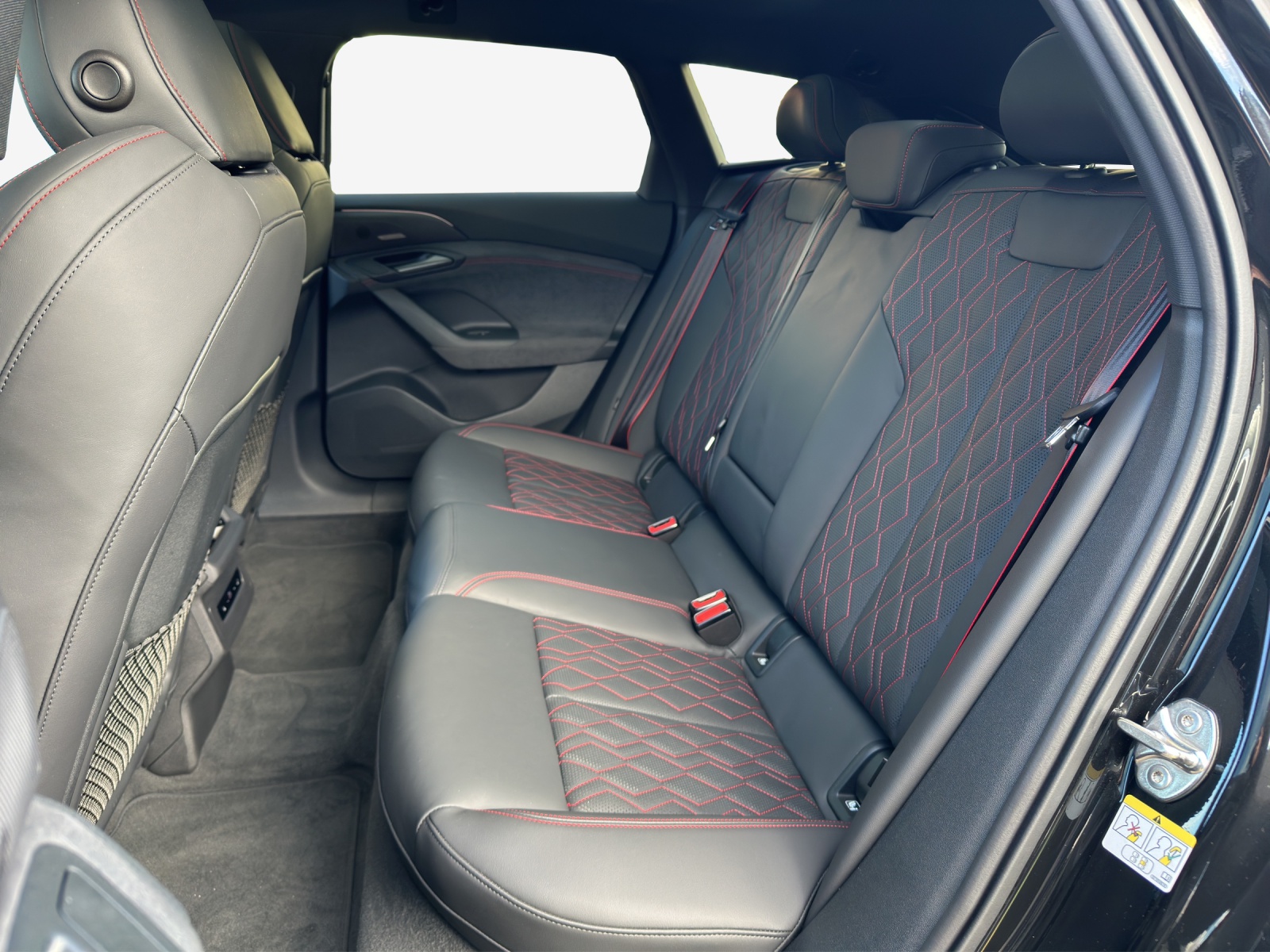 AUDI A6 Avant e-tron performance-image-12