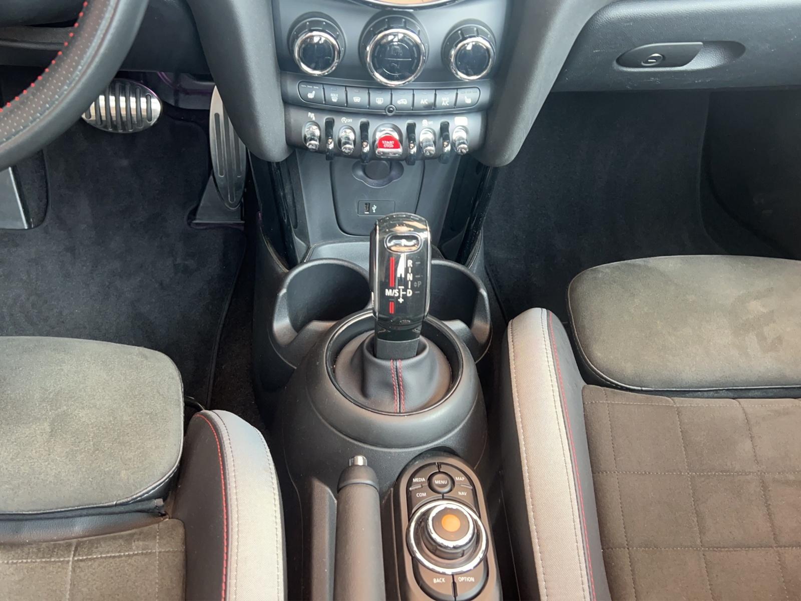 MINI Cabrio F57 2.0i John Cooper Works-image-18
