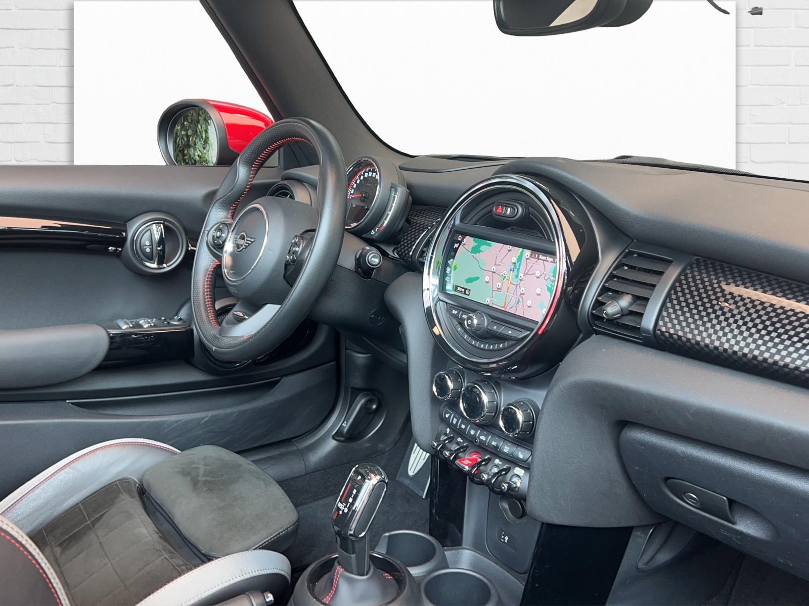 MINI Cabrio F57 2.0i John Cooper Works-image-17