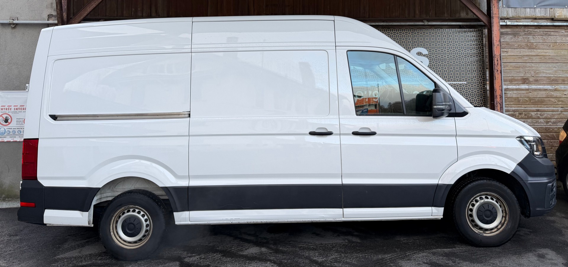 VW Crafter 35 2.0 TDI Entry L3 A-image-4