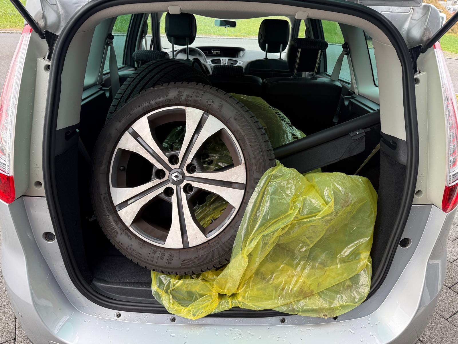 RENAULT Grand Scénic 1.5 dCi Bose Edition EDC 7P-image-19