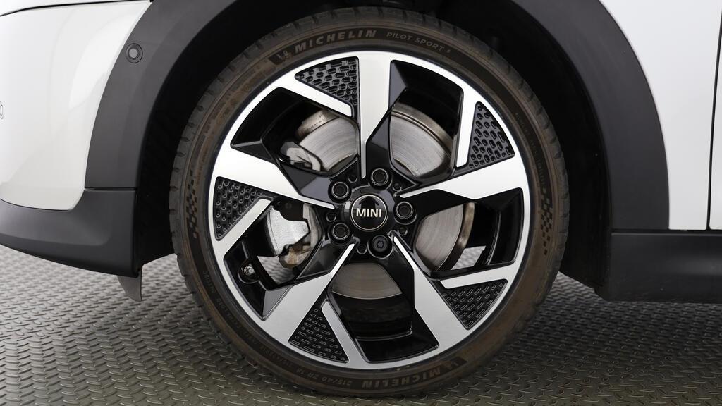 MINI Cooper S Cabrio-image-8