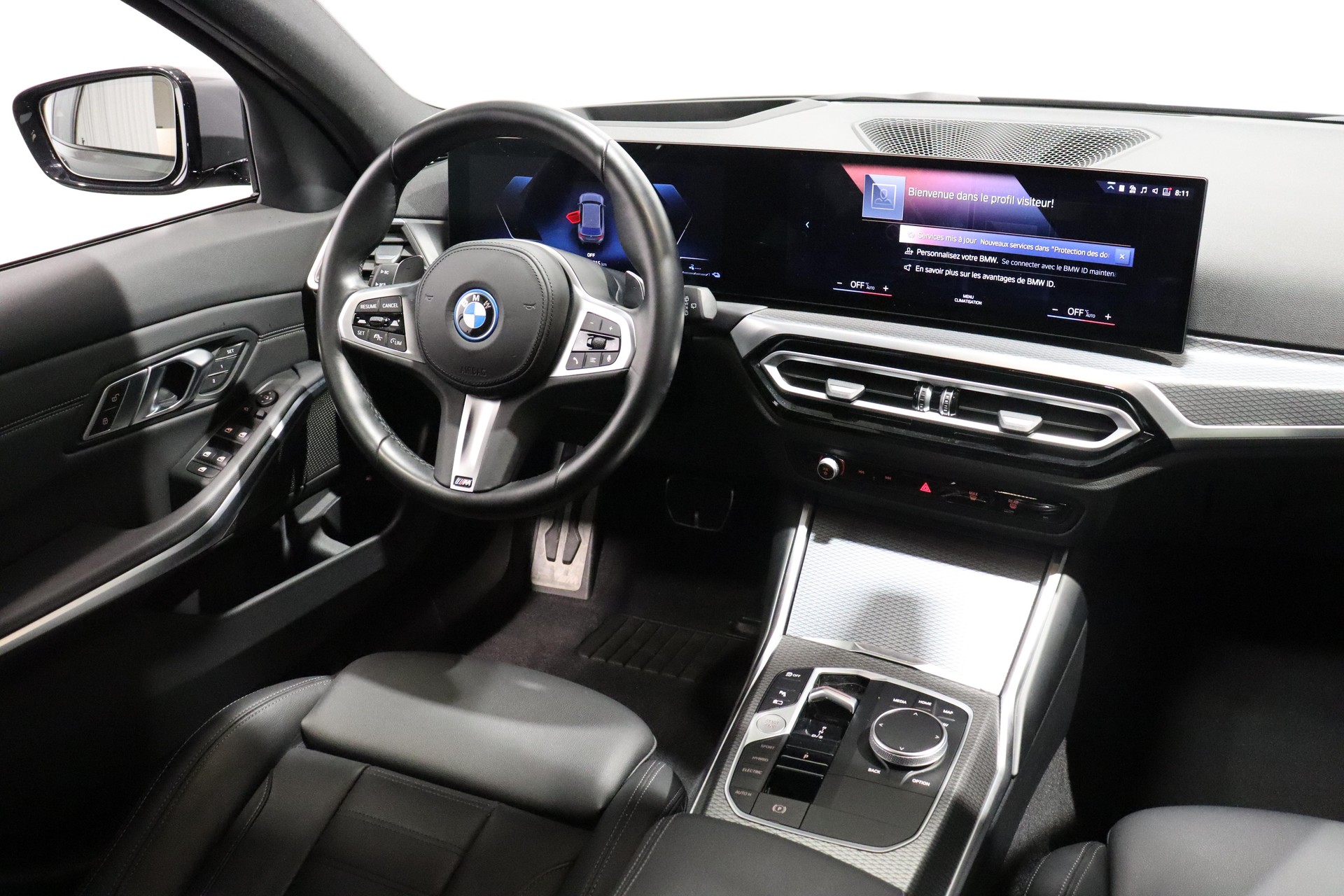 BMW 330e xDrive SAG Touring-image-6