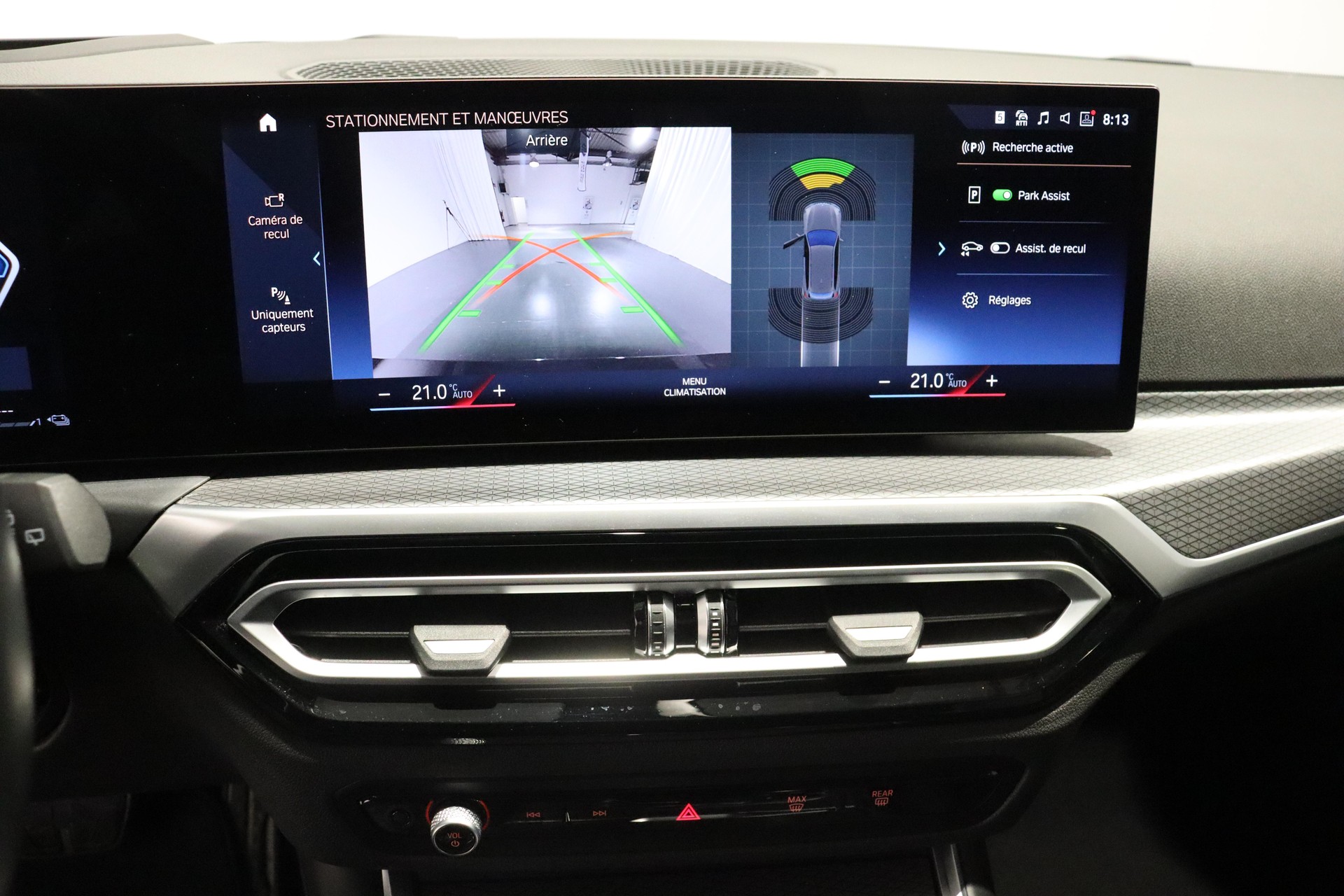 BMW 330e xDrive SAG Touring-image-12