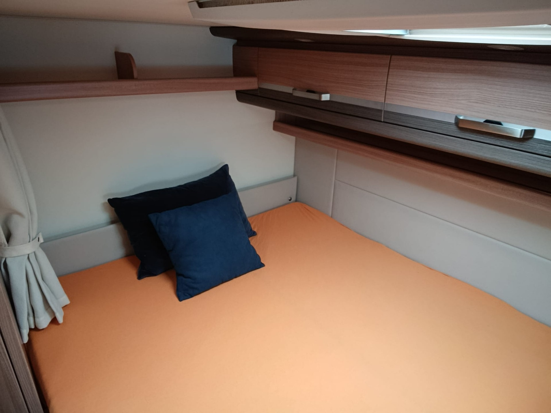 KNAUS R 21-image-3