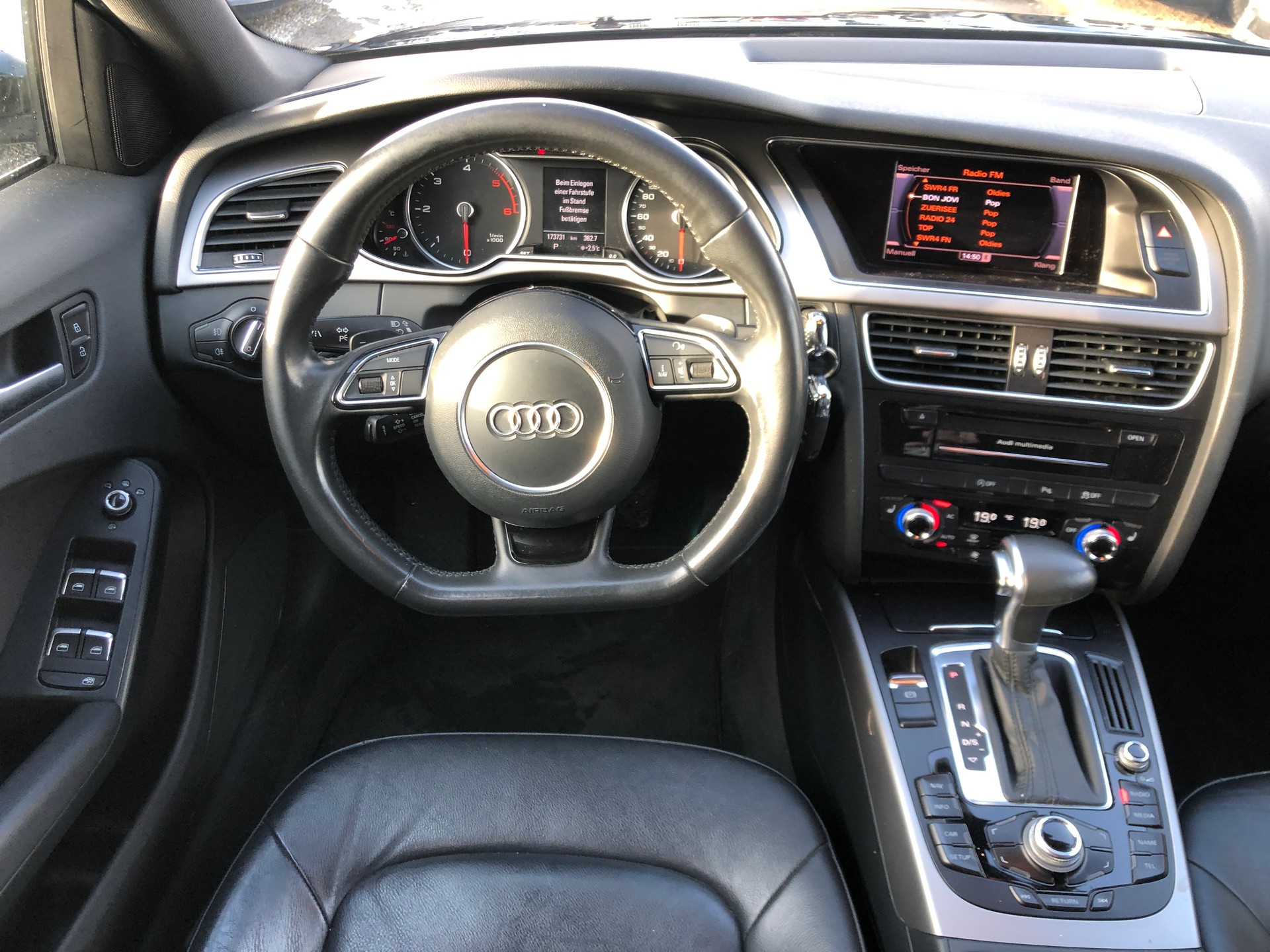 AUDI A4 allroad 2.0 TDI quattro S-tronic-image-7