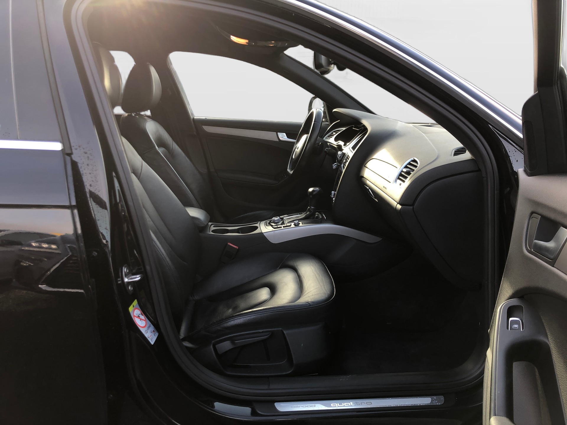 AUDI A4 allroad 2.0 TDI quattro S-tronic-image-10