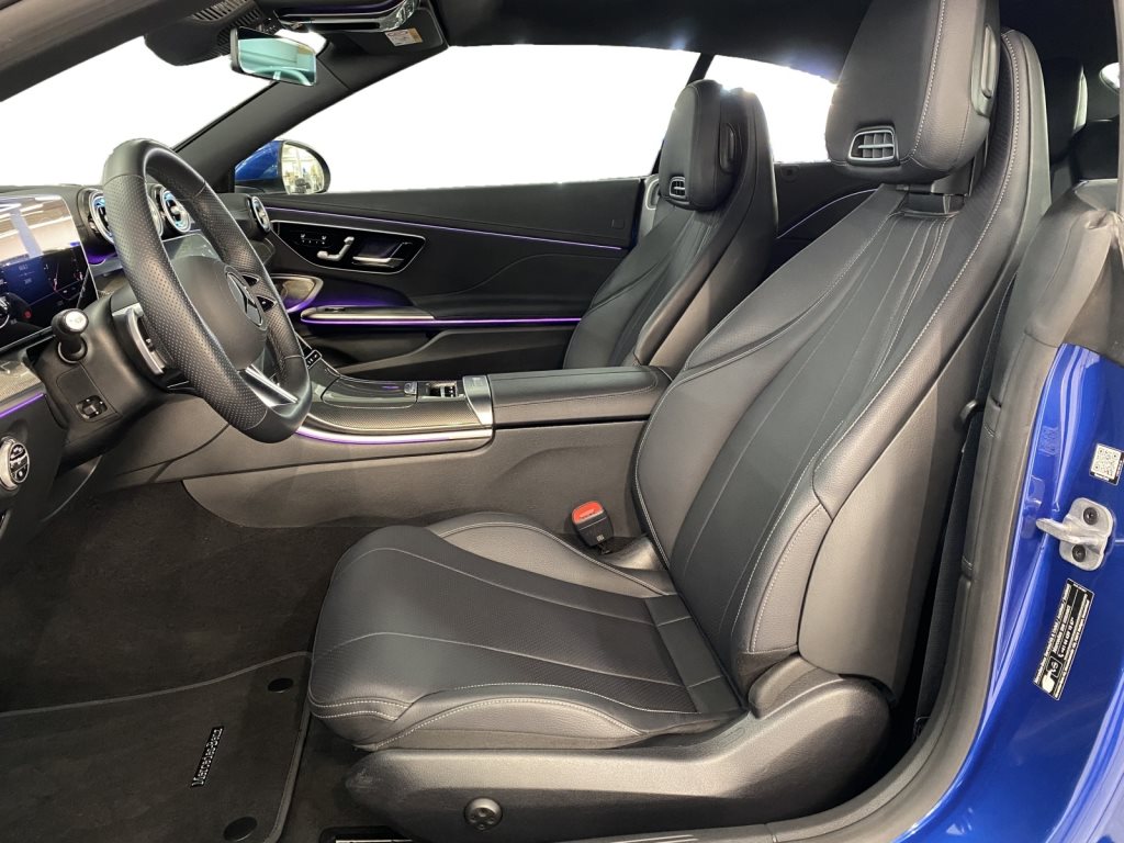 MERCEDES-BENZ CLE 200 AMG Line 4MATIC Cabriolet-image-6