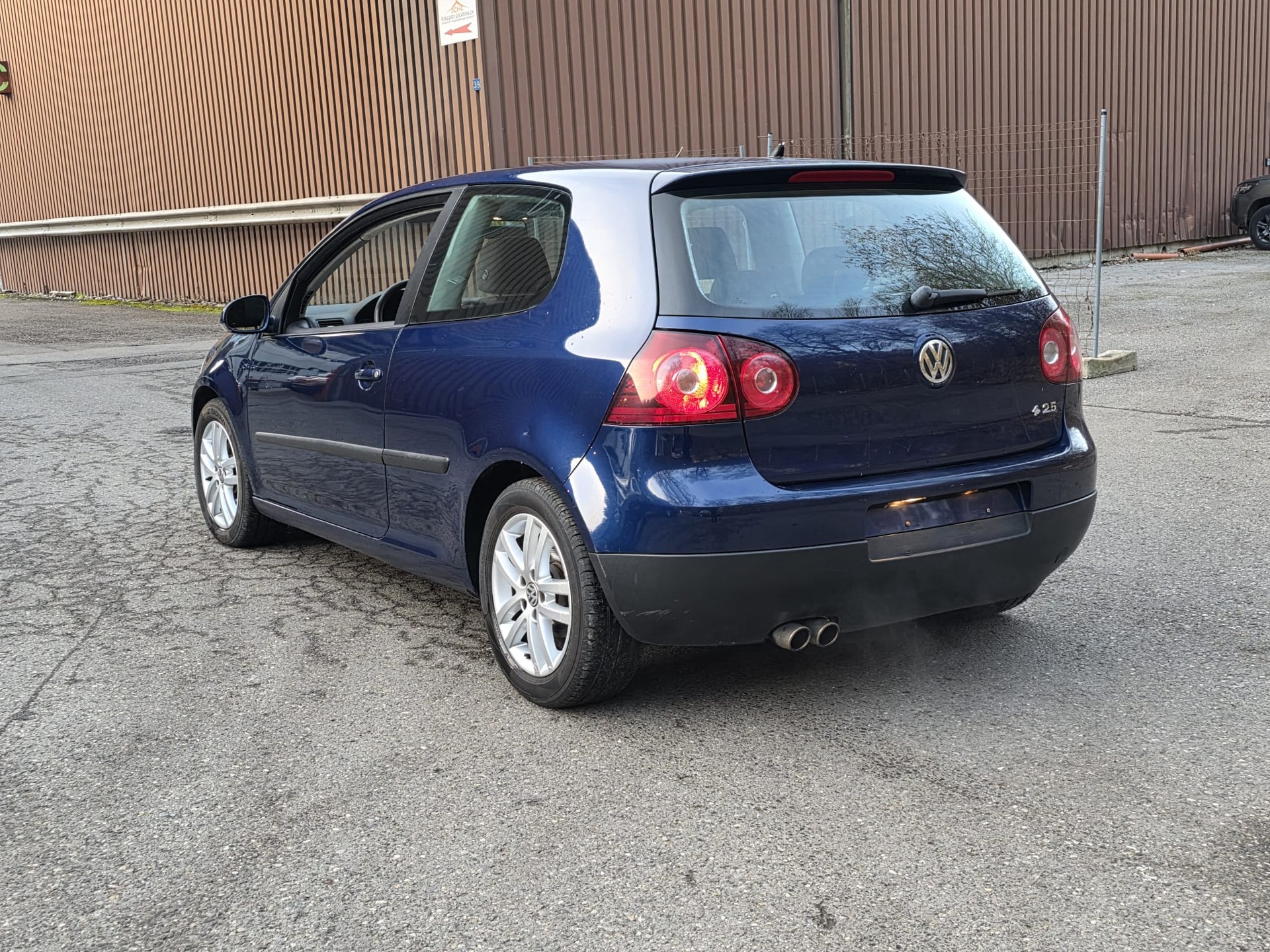 VW GOLF-image-1