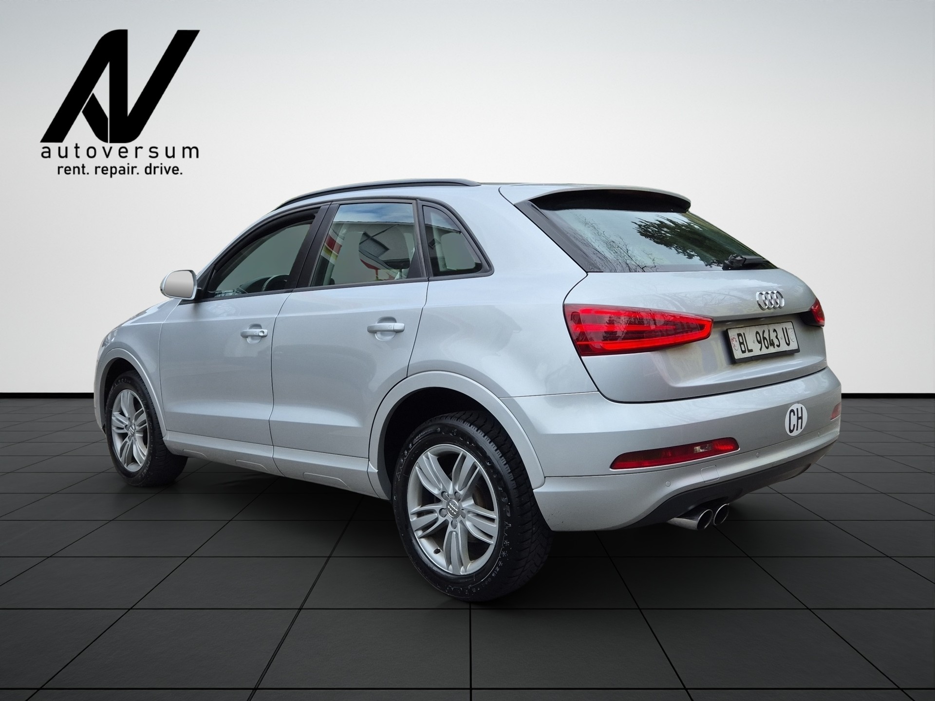 AUDI Q3 2.0 TFSI quattro S-tronic-image-4