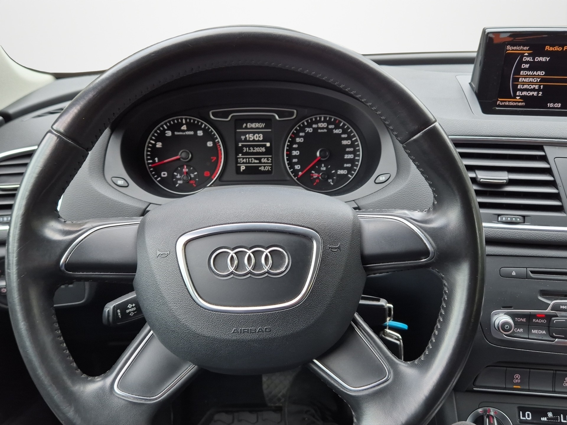 AUDI Q3 2.0 TFSI quattro S-tronic-image-9