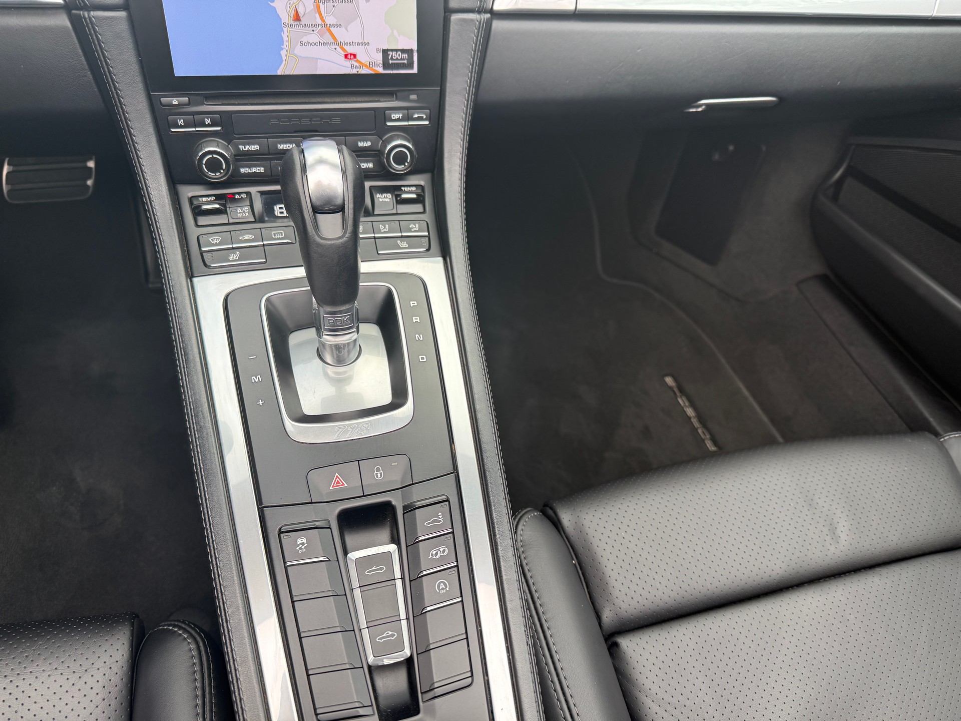 PORSCHE 718 Boxster 2.0 PDK-image-14