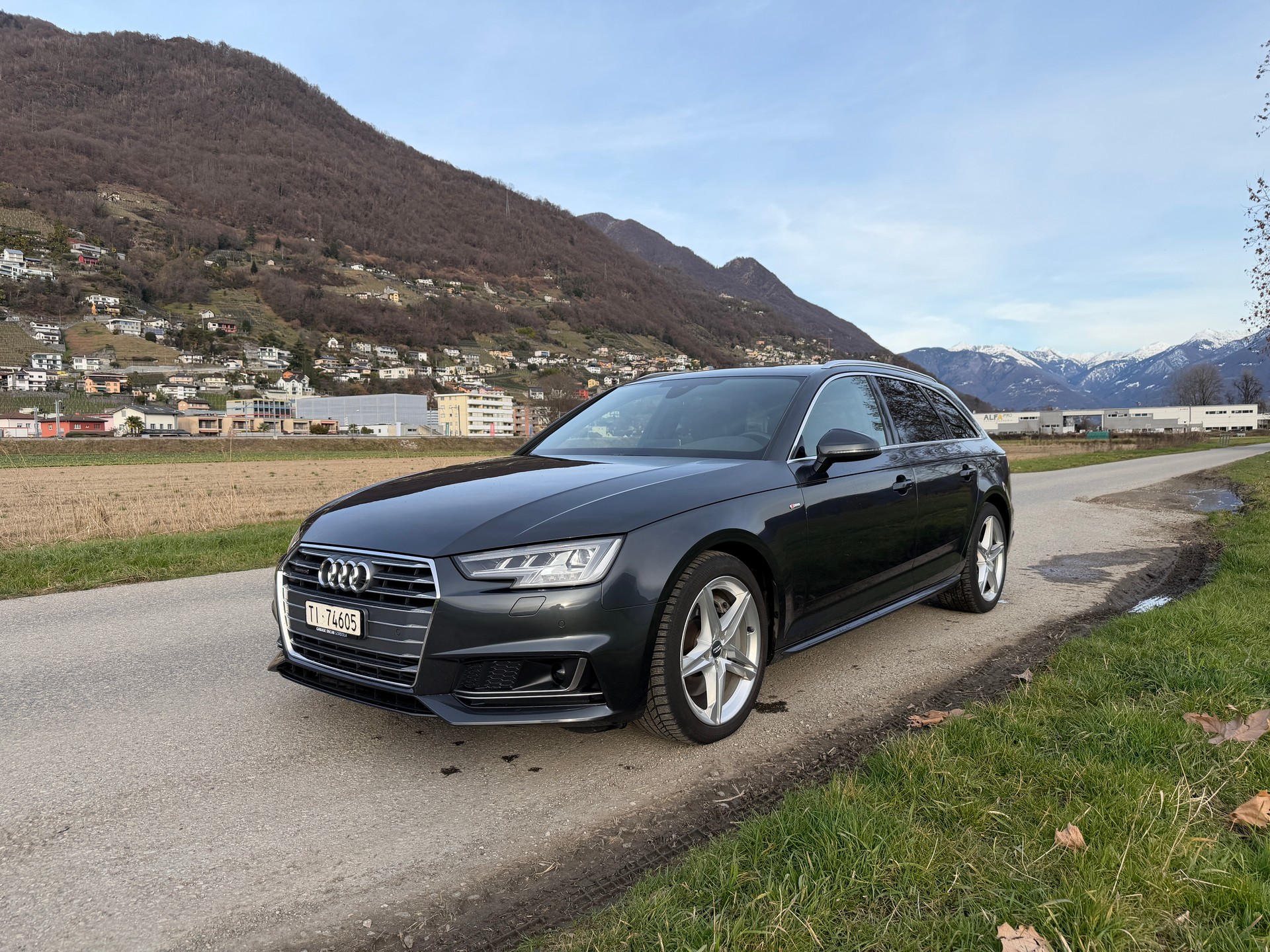 AUDI A4 Avant 3.0 V6 TDI Sport quattro-image-2