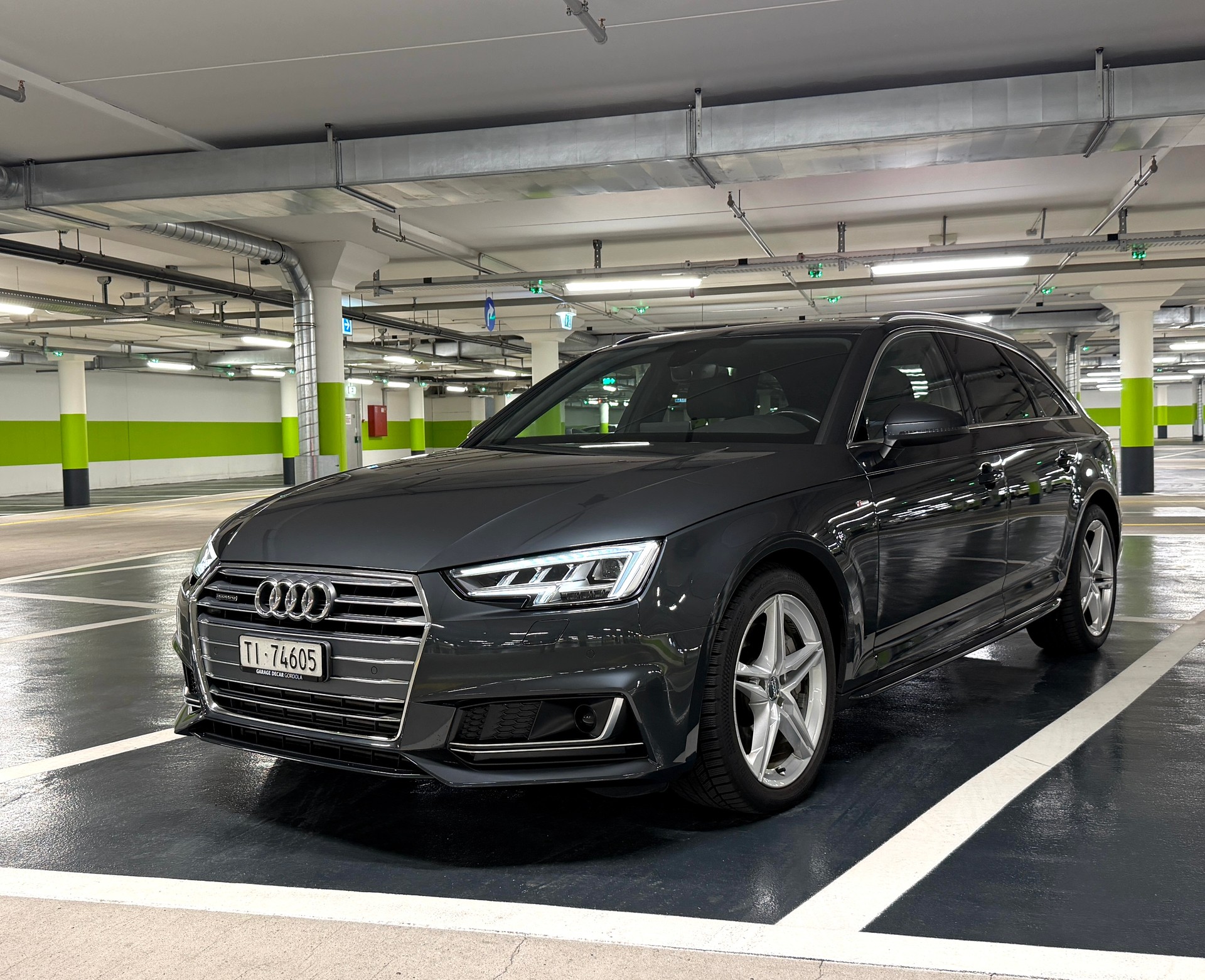 AUDI A4 Avant 3.0 V6 TDI Sport quattro-image-0