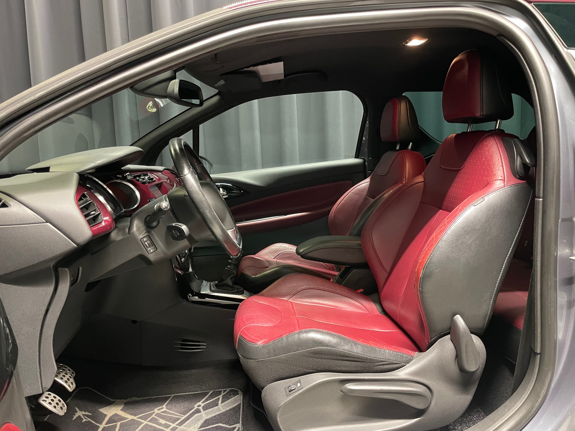 DS AUTOMOBILES DS3 1.6 THP Sport Chic (40)-image-6
