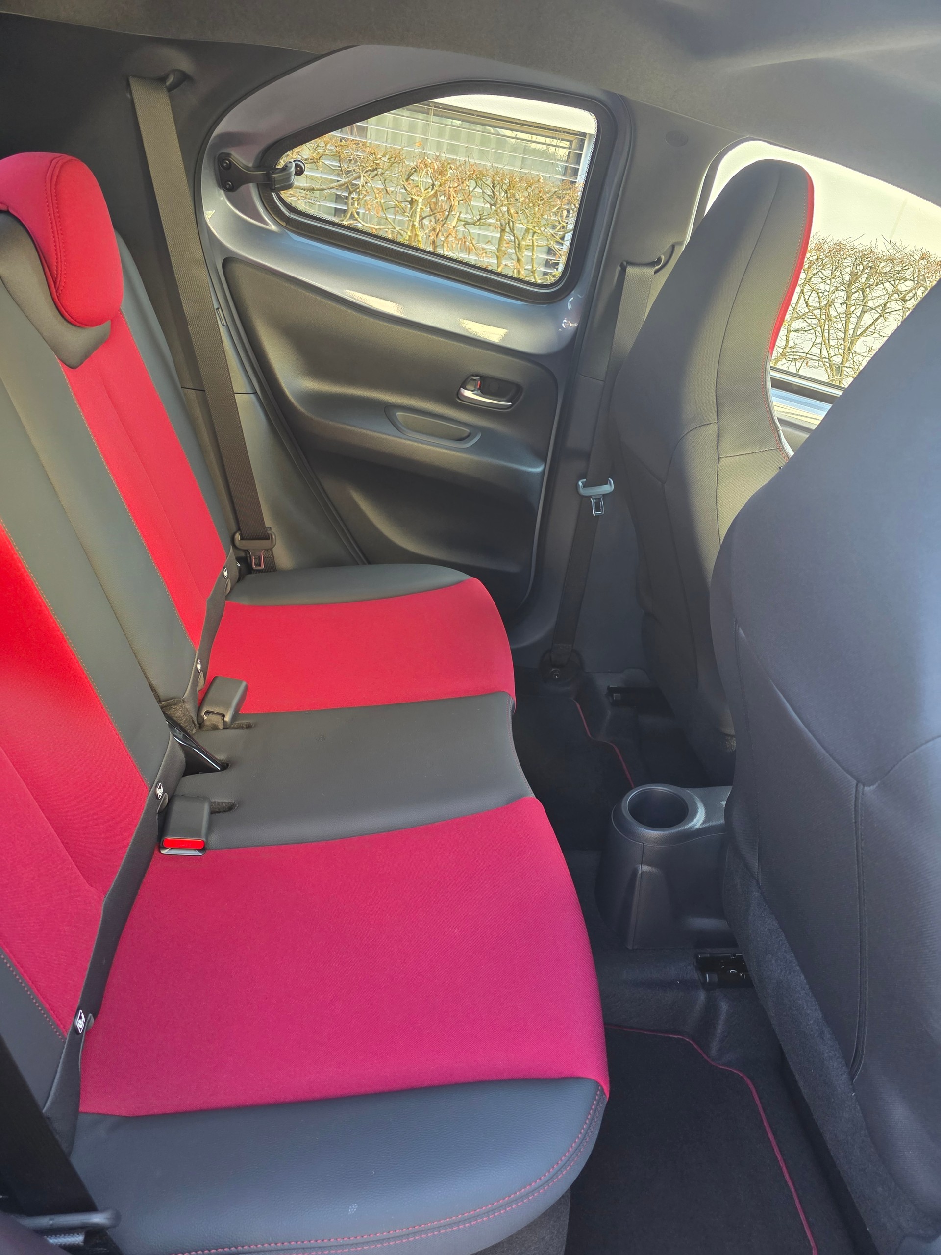 TOYOTA Aygo X 1.0 VVT-i Undercover CVT-image-10