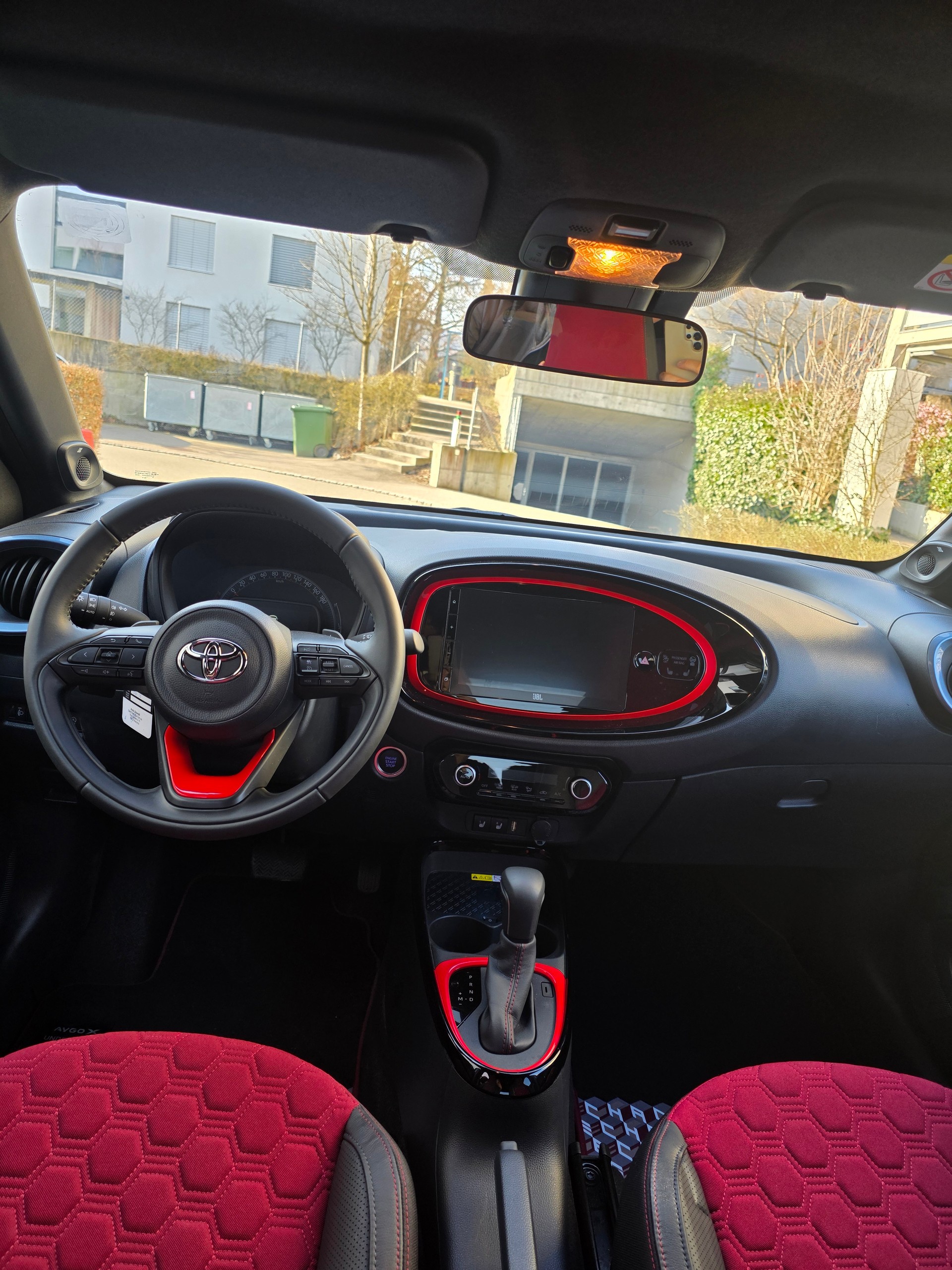 TOYOTA Aygo X 1.0 VVT-i Undercover CVT-image-12