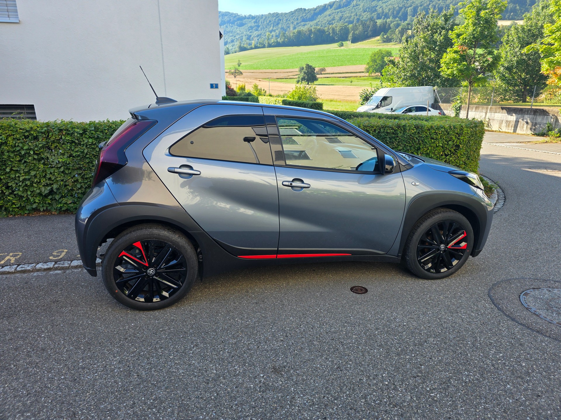 TOYOTA Aygo X 1.0 VVT-i Undercover CVT-image-3