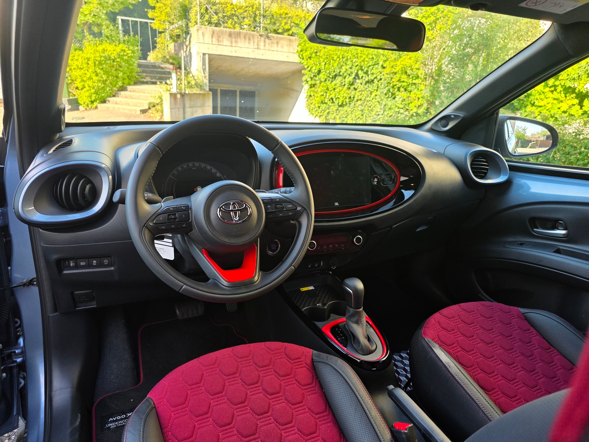 TOYOTA Aygo X 1.0 VVT-i Undercover CVT-image-9