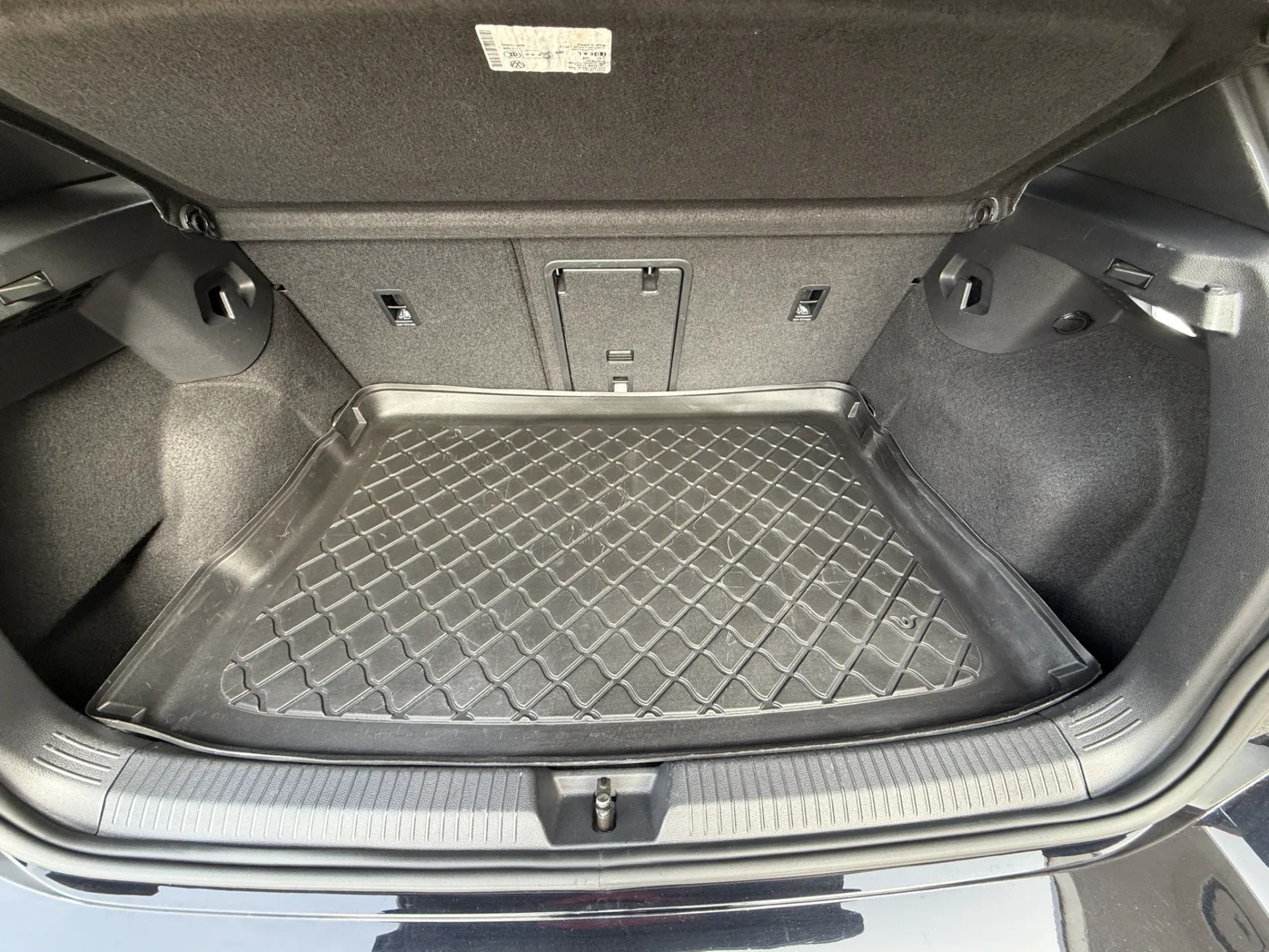 VW Golf 1.5 eTSI mHEV ACT R-Line DSG-image-11
