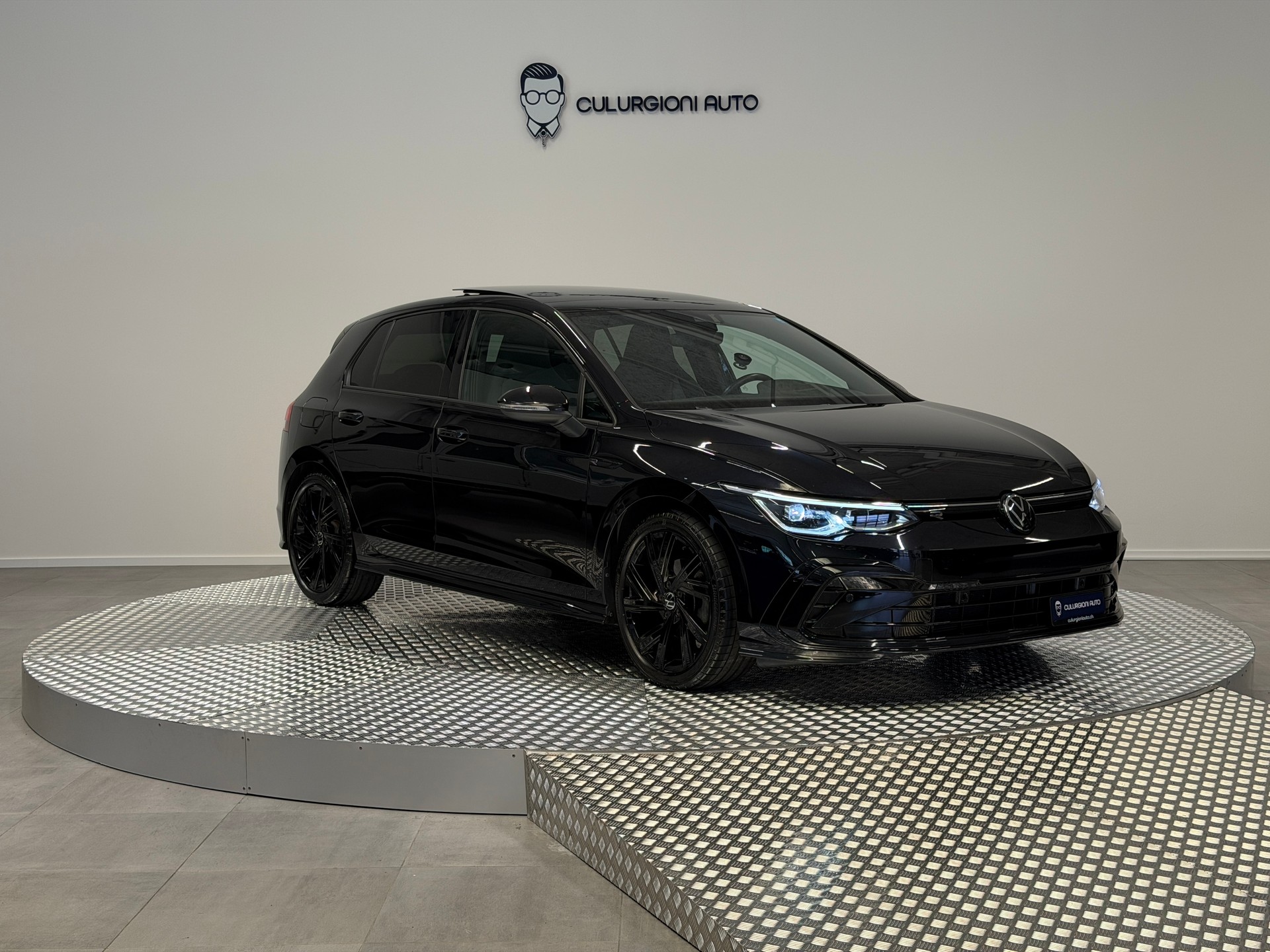 VW Golf 1.5 eTSI mHEV ACT R-Line DSG-image-2