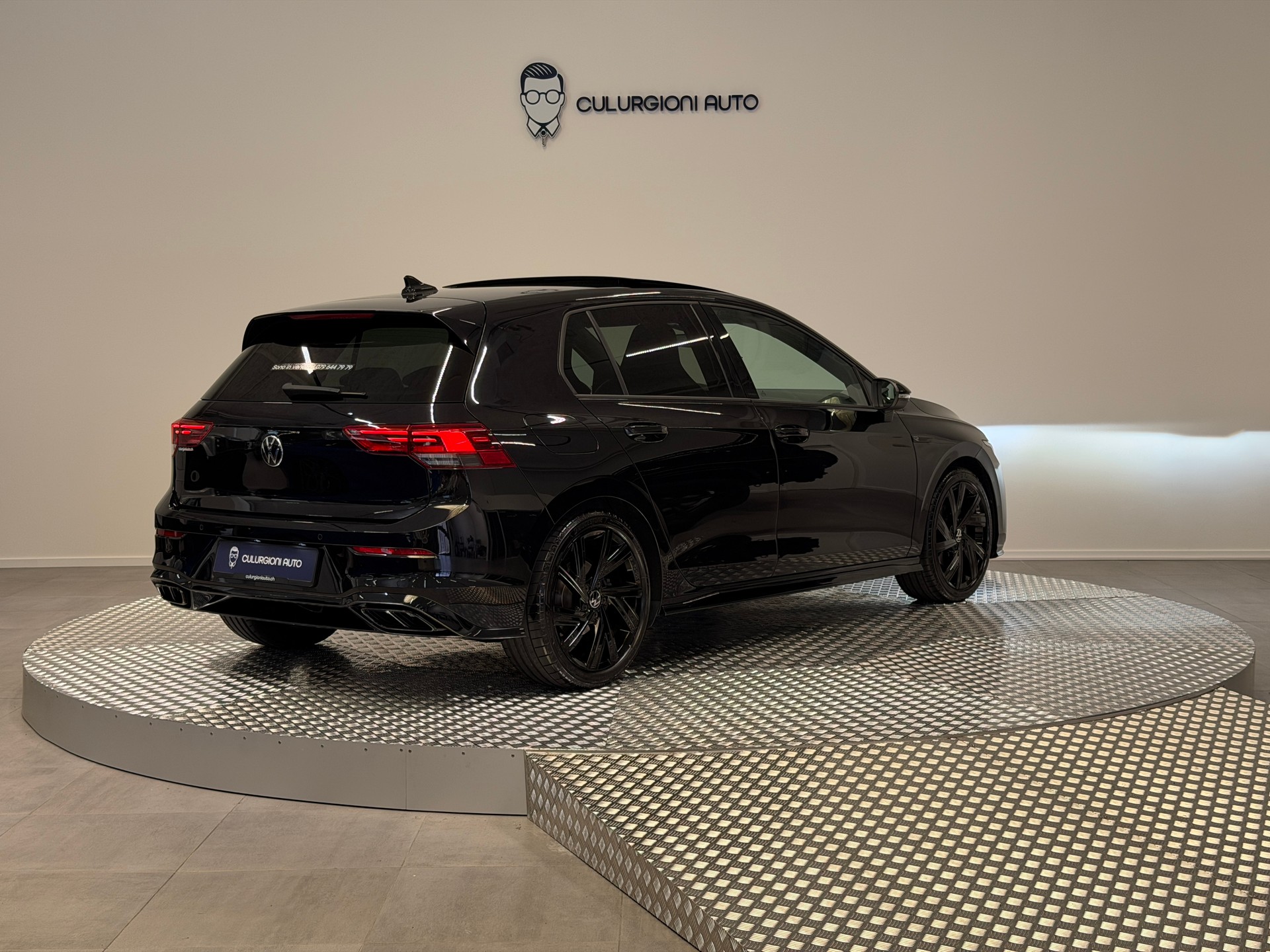 VW Golf 1.5 eTSI mHEV ACT R-Line DSG-image-4