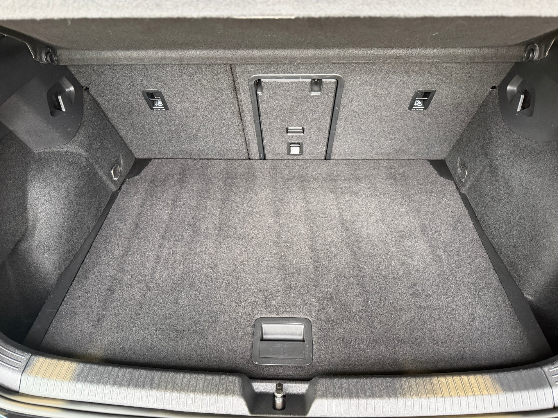 VW Golf 1.5 eTSI mHEV ACT R-Line DSG-image-13