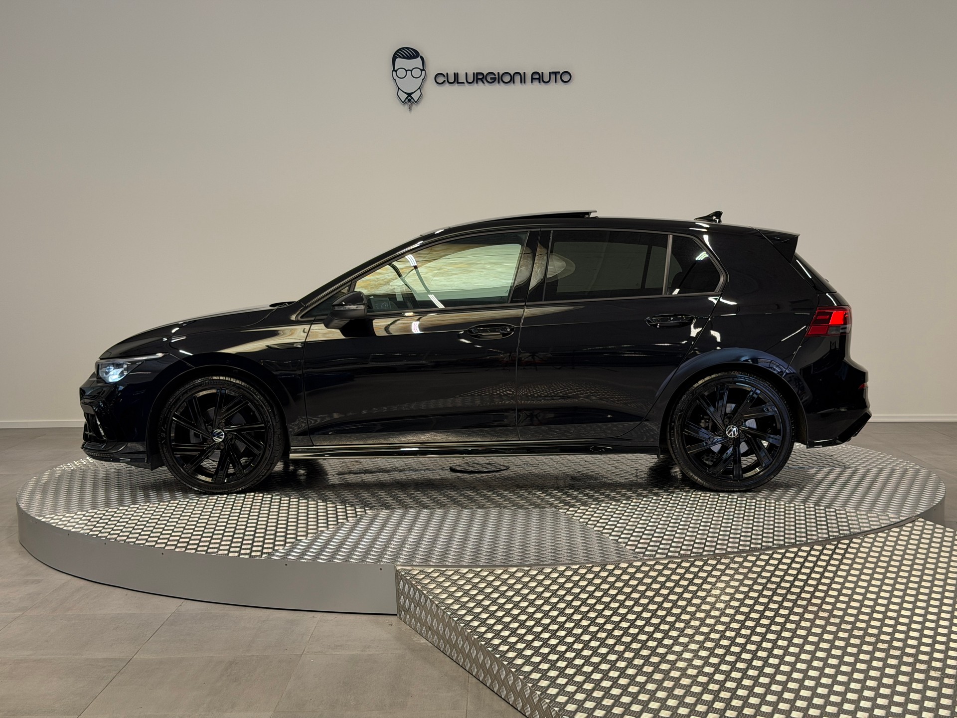 VW Golf 1.5 eTSI mHEV ACT R-Line DSG-image-7