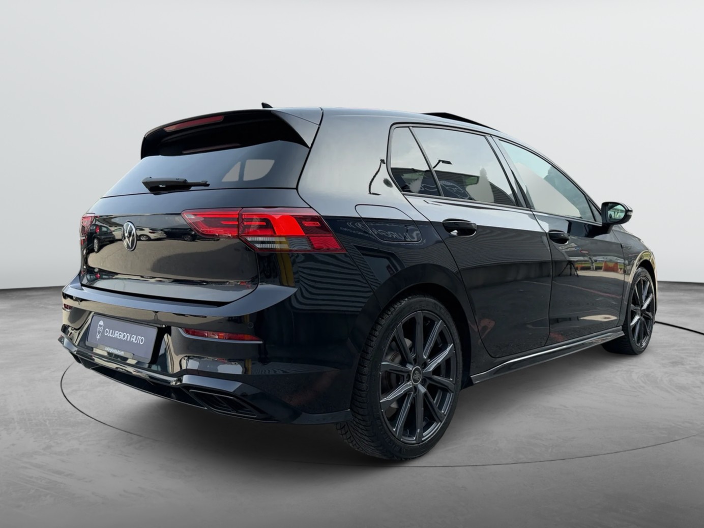 VW Golf 1.5 eTSI mHEV ACT R-Line DSG-image-4