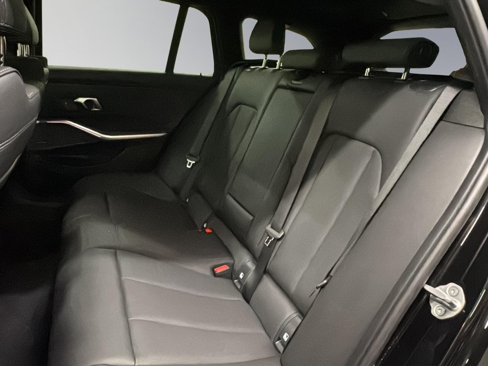 BMW 330d xDrive SAG Touring-image-12