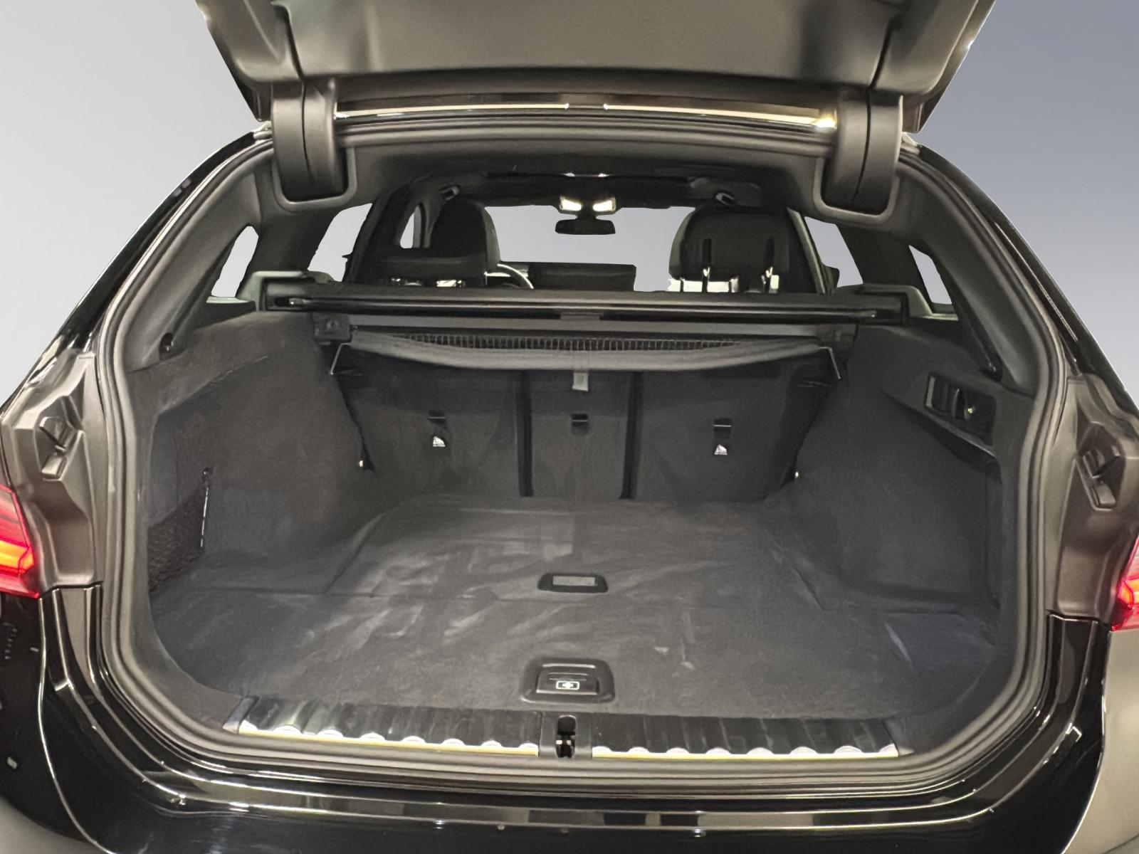 BMW 330d xDrive SAG Touring-image-9