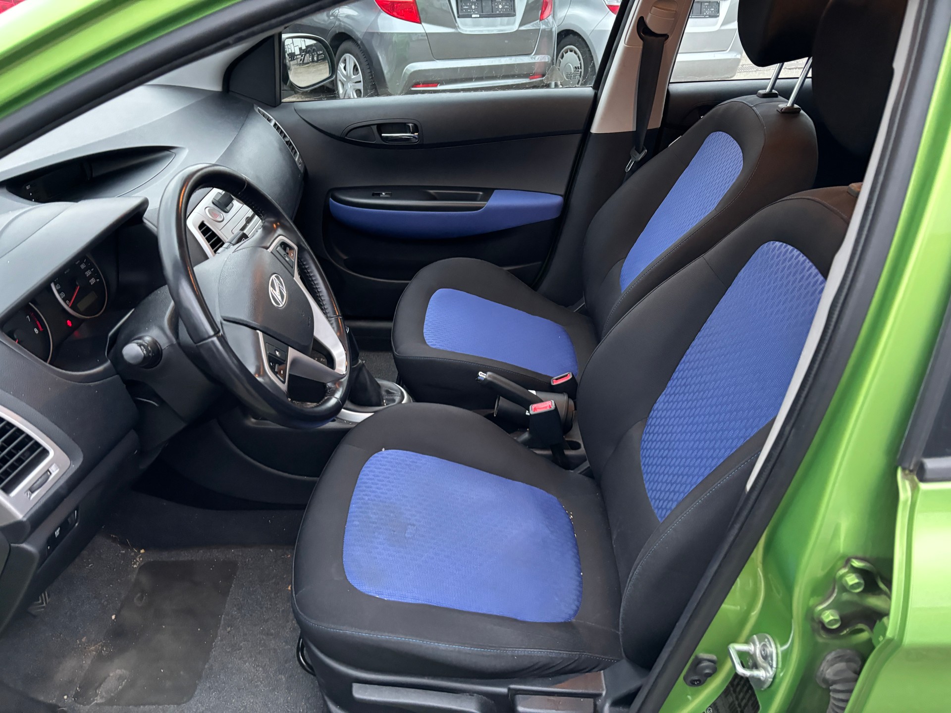 HYUNDAI i20 1.4 Style-image-8