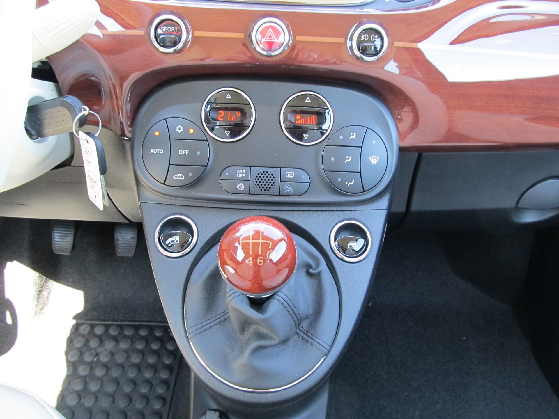 FIAT 500C 0.9 Twinair Turbo Riva-image-5