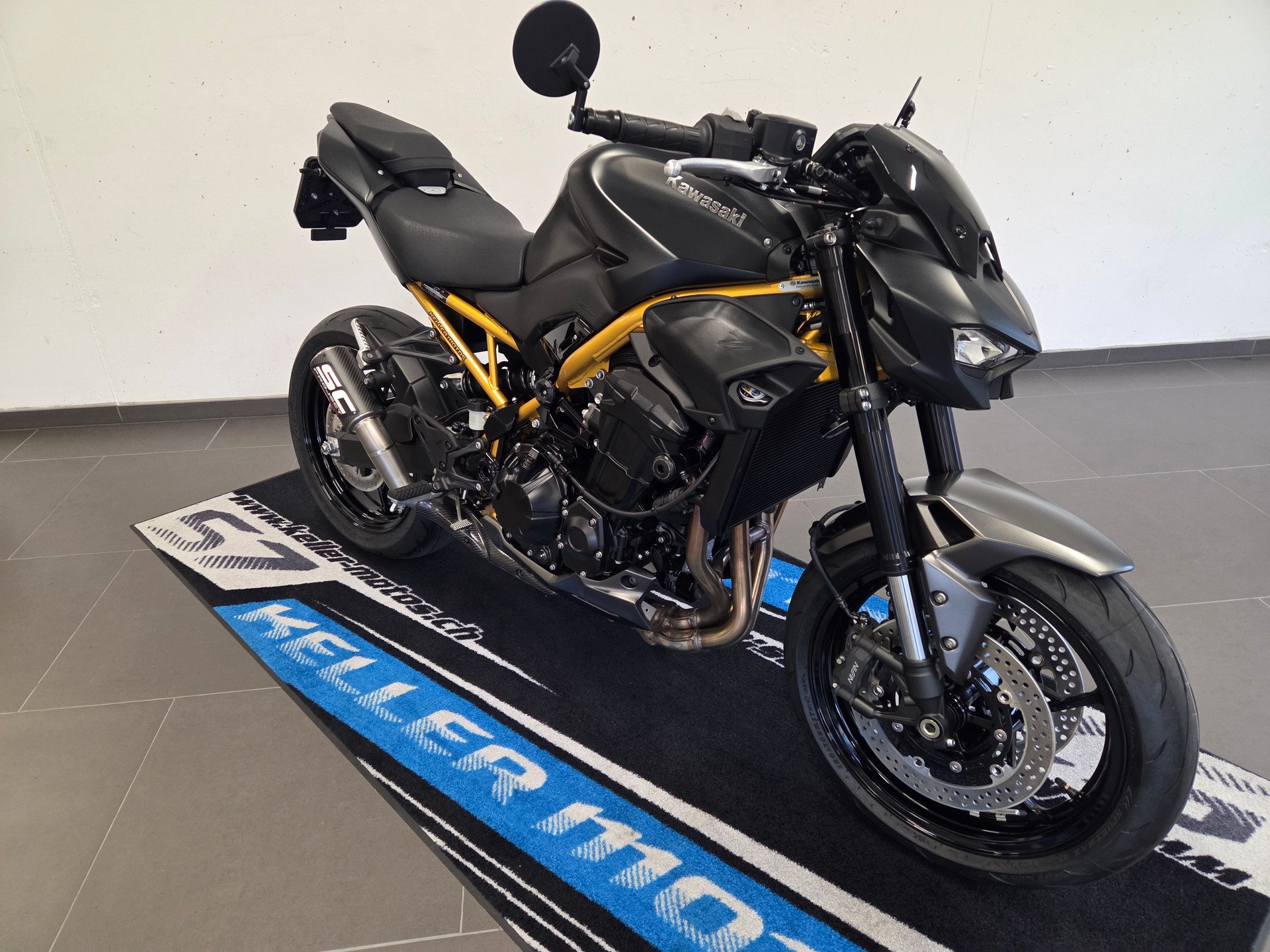 KAWASAKI Z 900 (35kW) Platin Edition-showroom-element-3